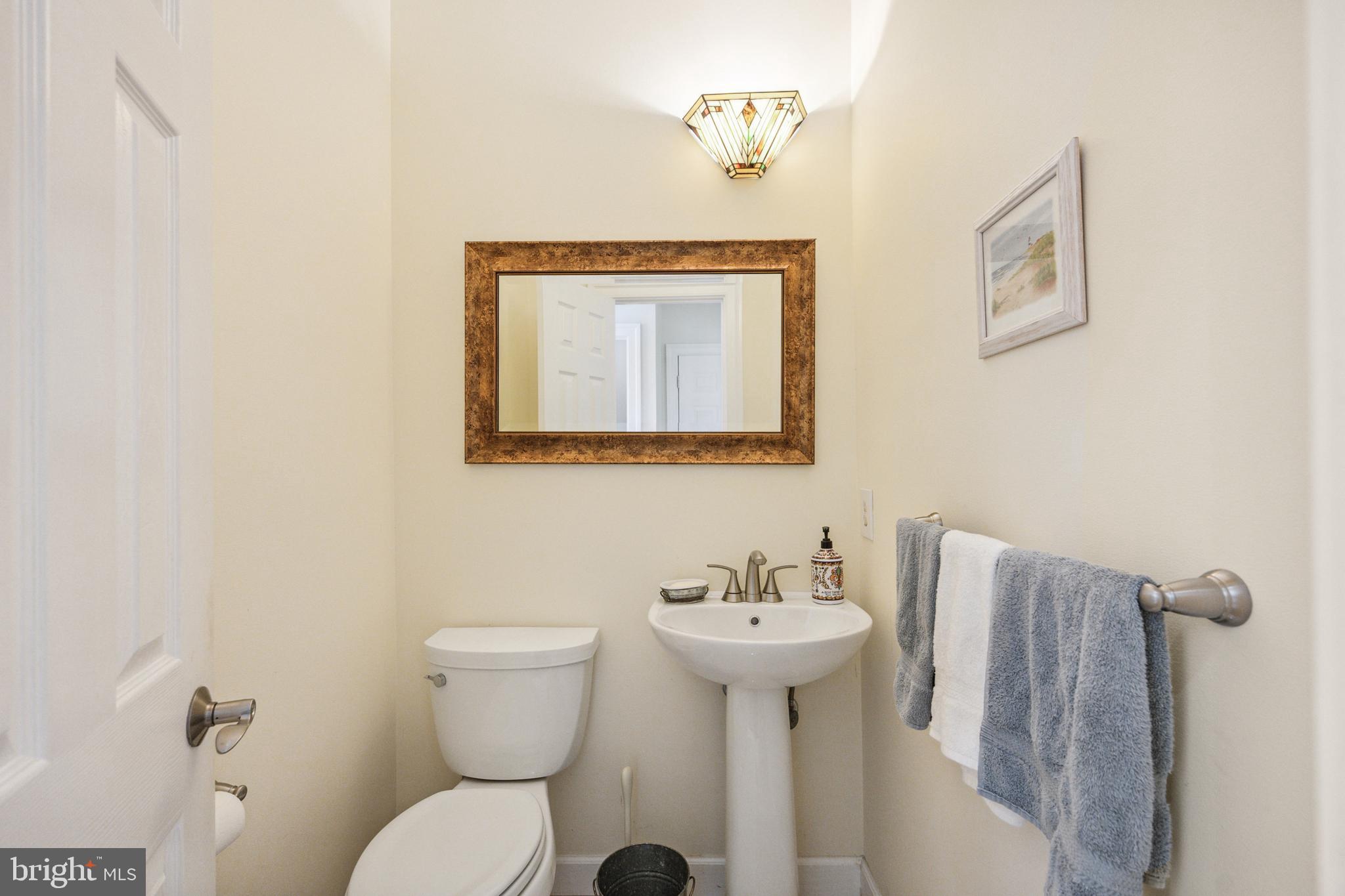 COURTHOUSE OAKS - Residential