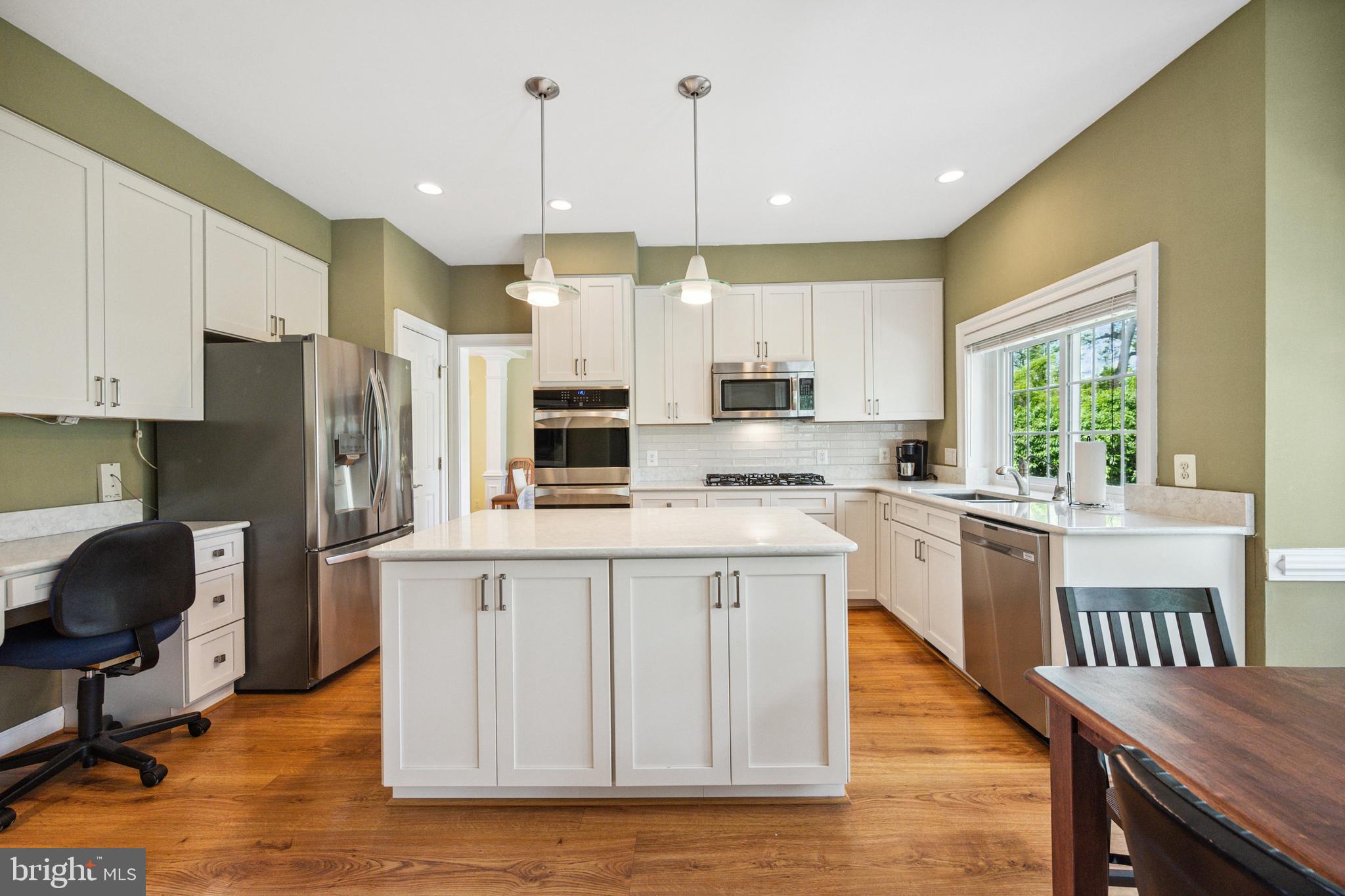 COURTHOUSE OAKS - Residential