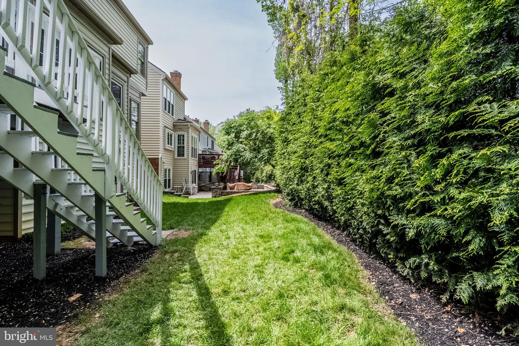 COURTHOUSE OAKS - Residential