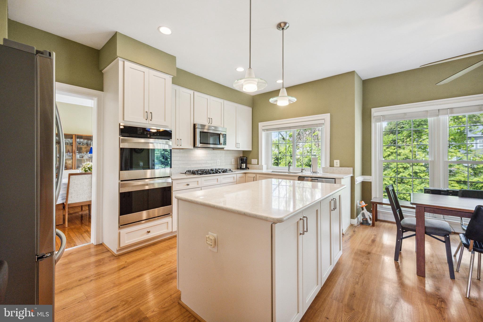 COURTHOUSE OAKS - Residential