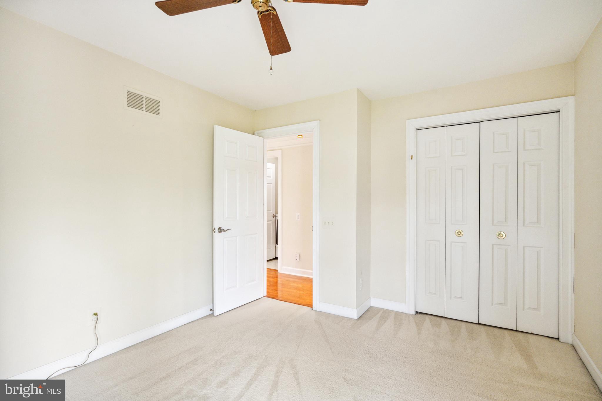 COURTHOUSE OAKS - Residential