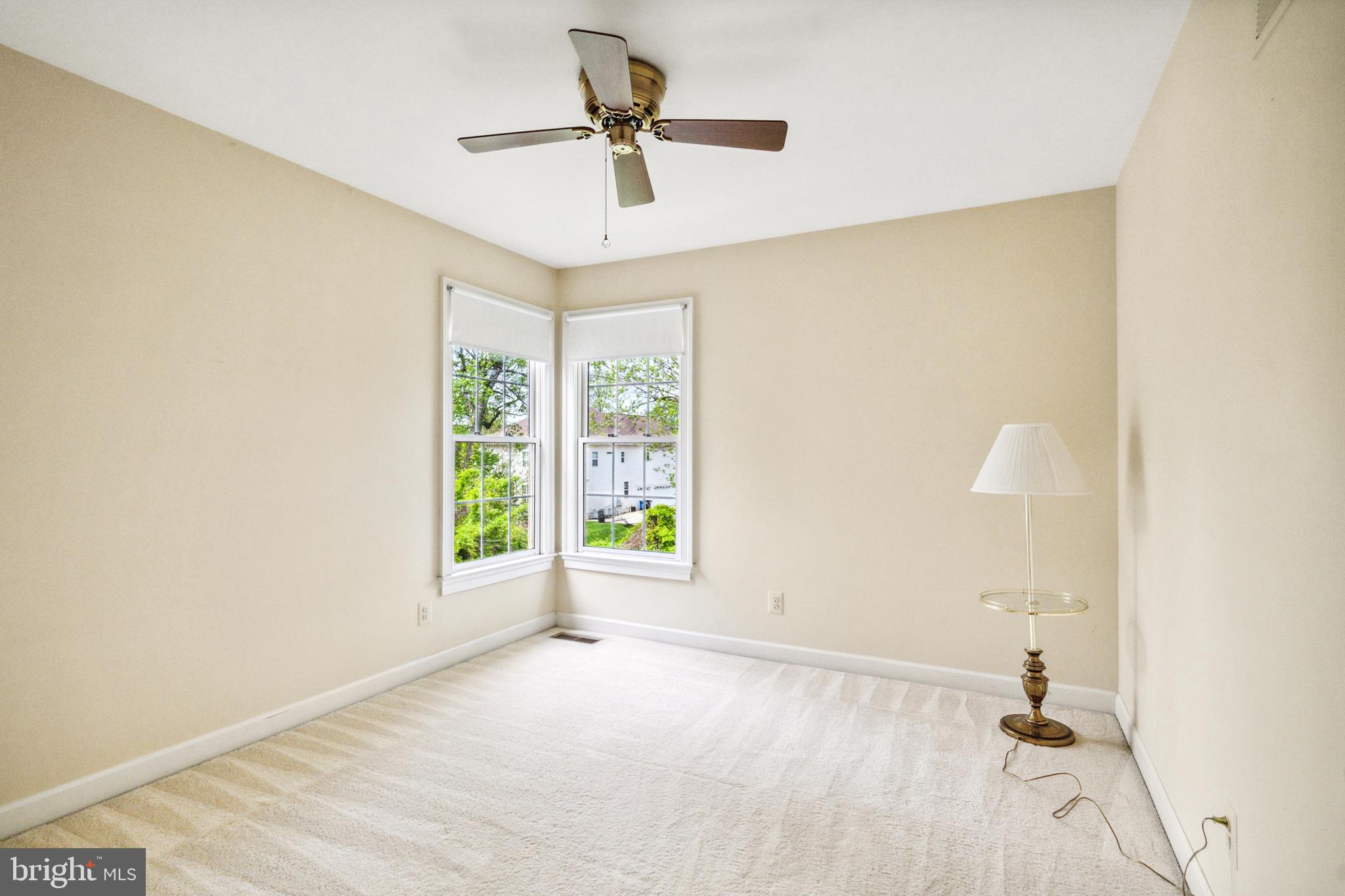 COURTHOUSE OAKS - Residential