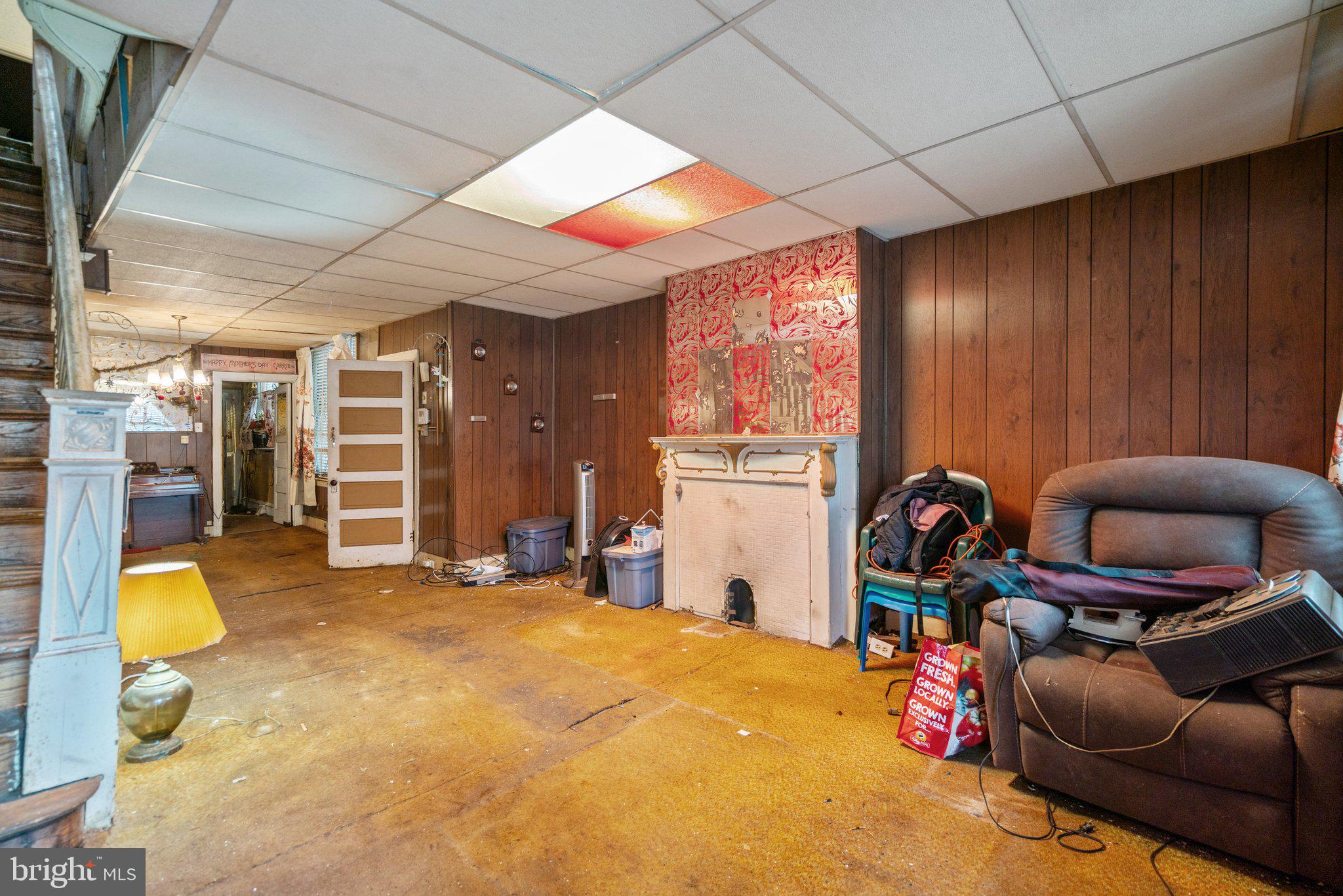 2333 W HAGERT STREET