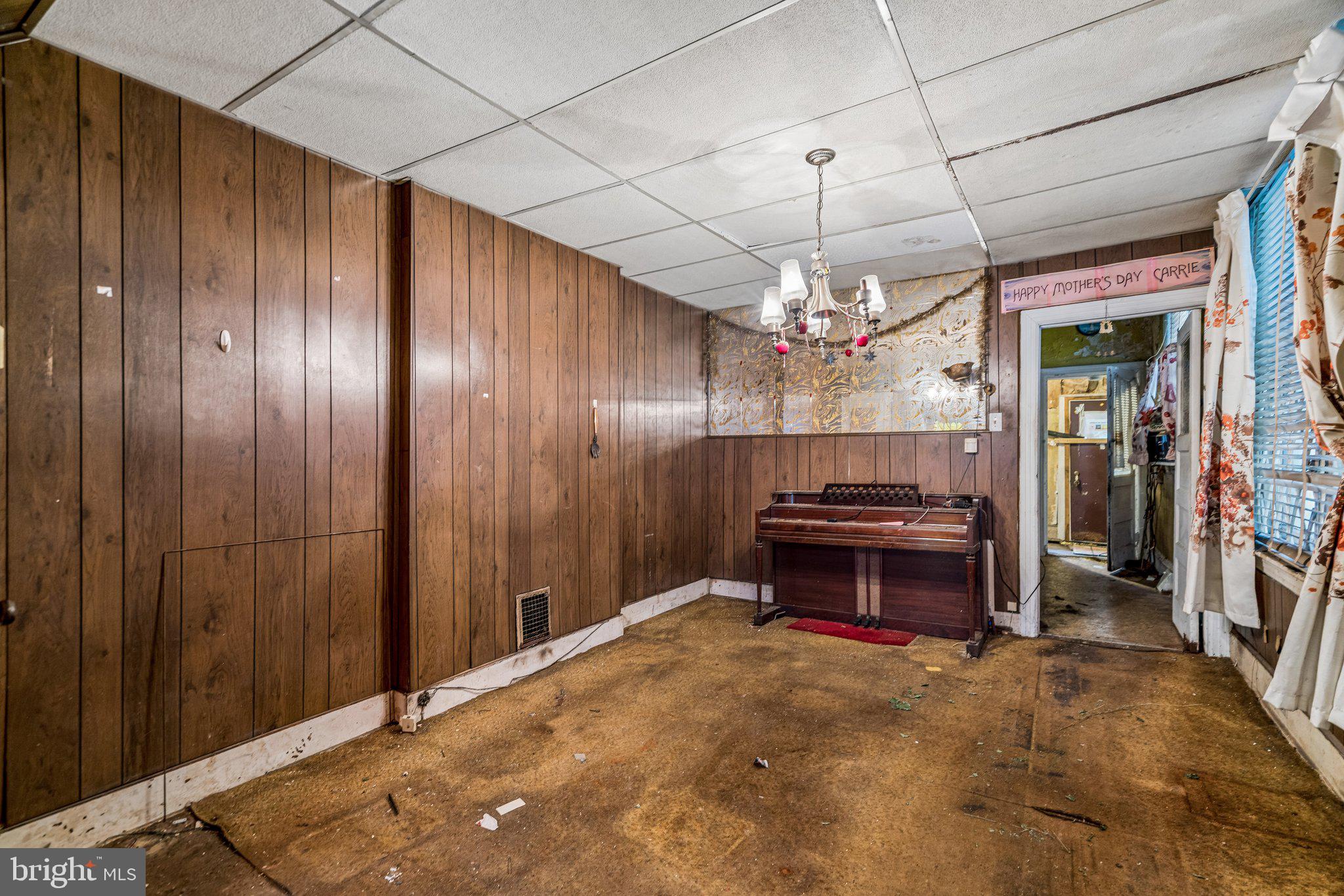 2333 W HAGERT STREET