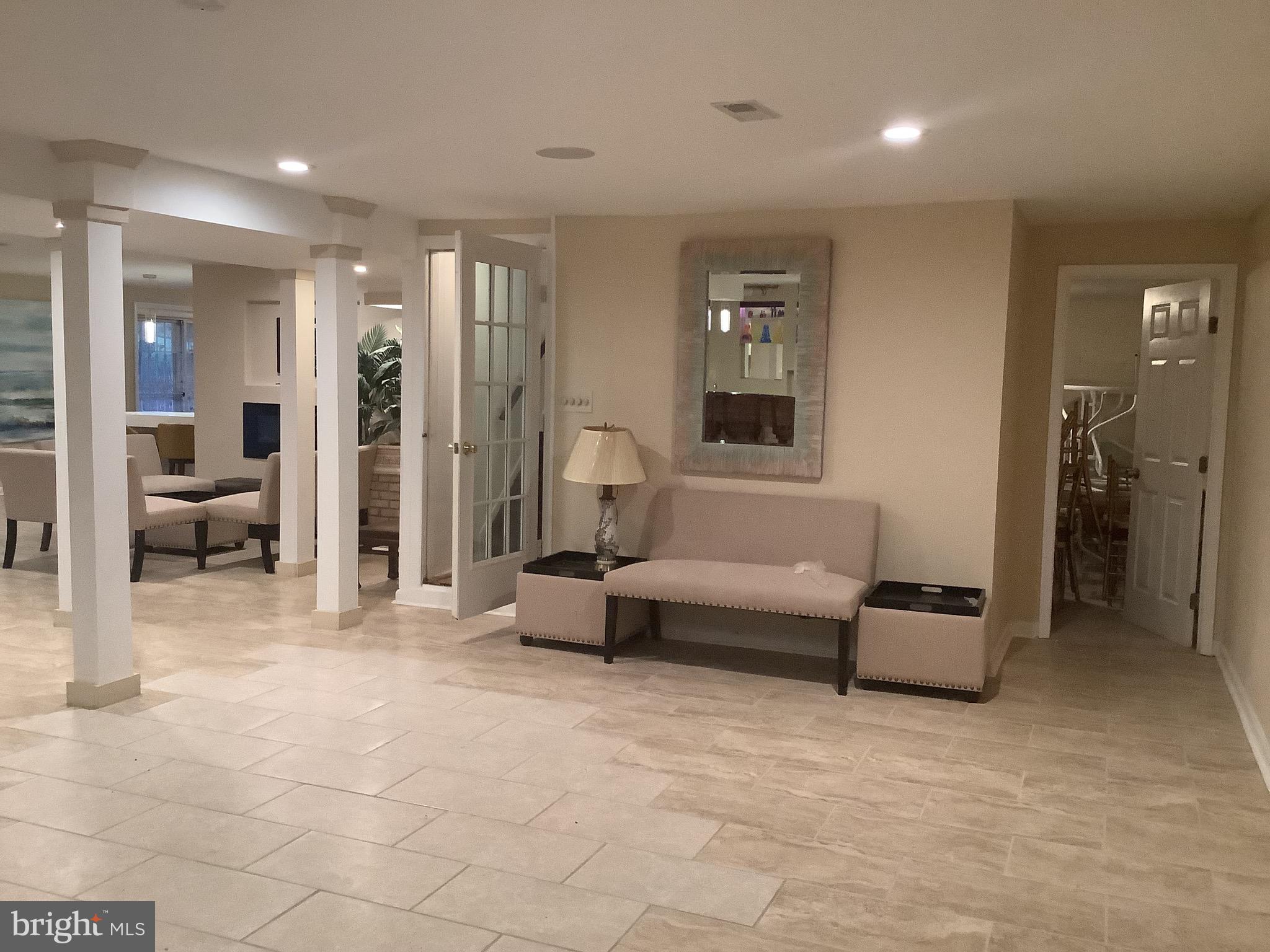 CROOM ACRES - Residential