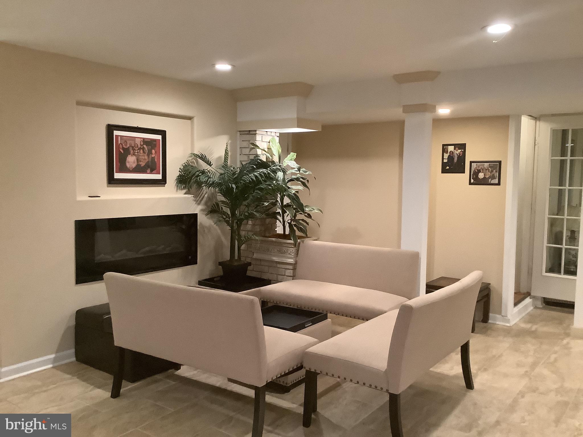 CROOM ACRES - Residential