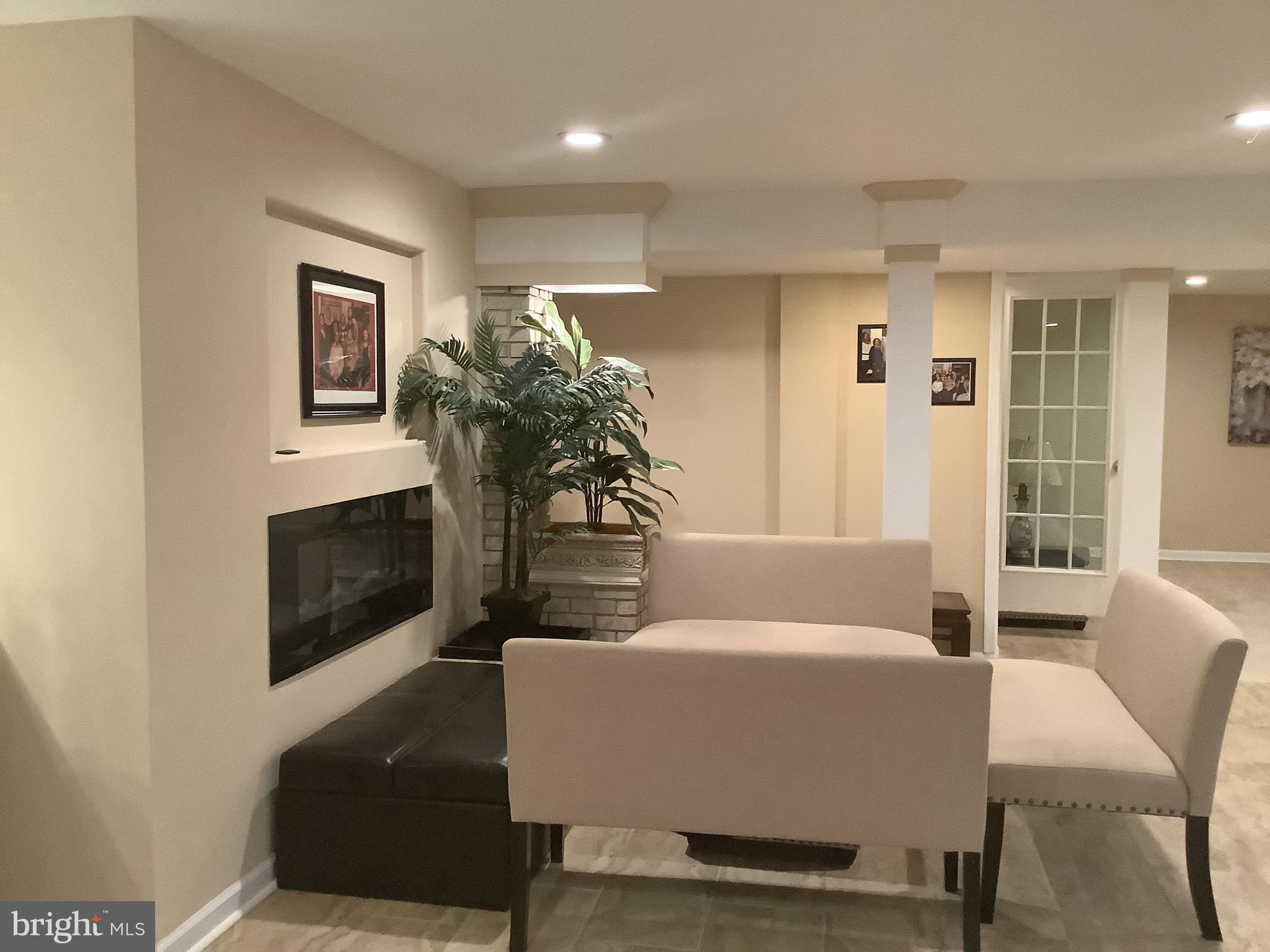 CROOM ACRES - Residential