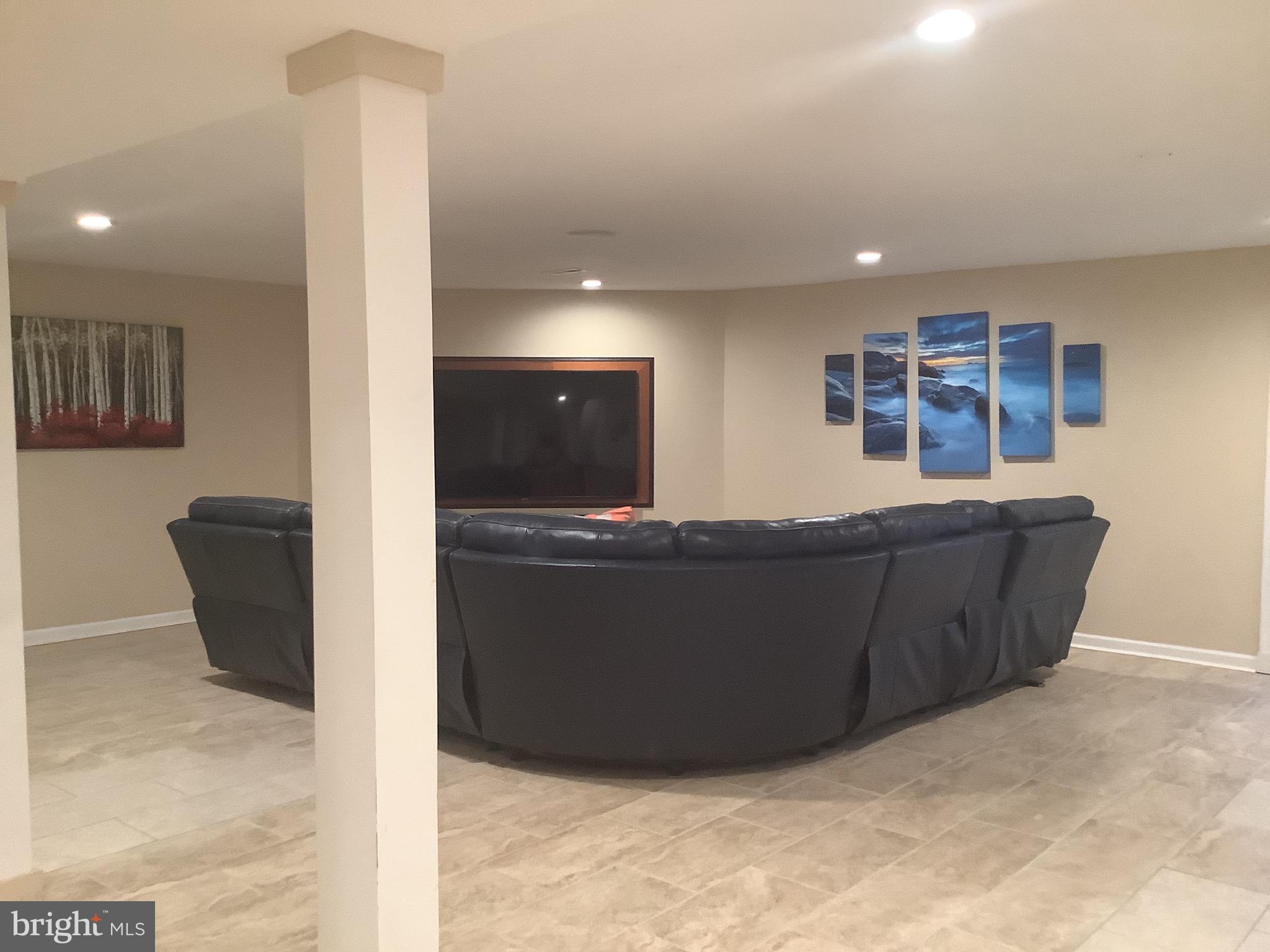 CROOM ACRES - Residential