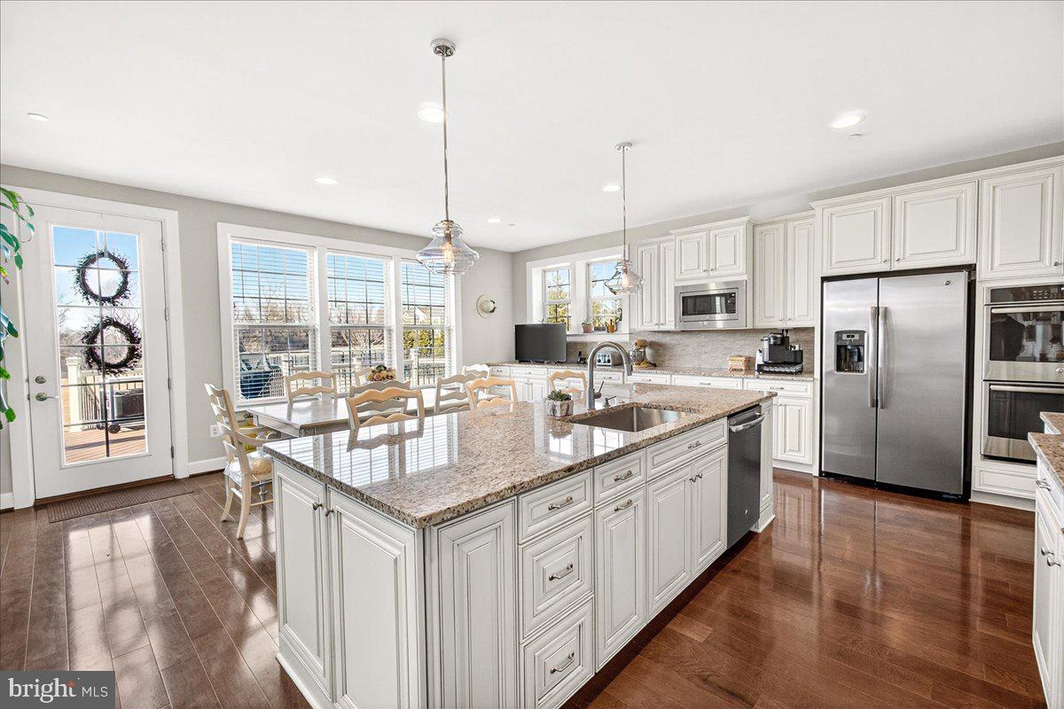 LAYTONSVILLE PRESERVE - Residential