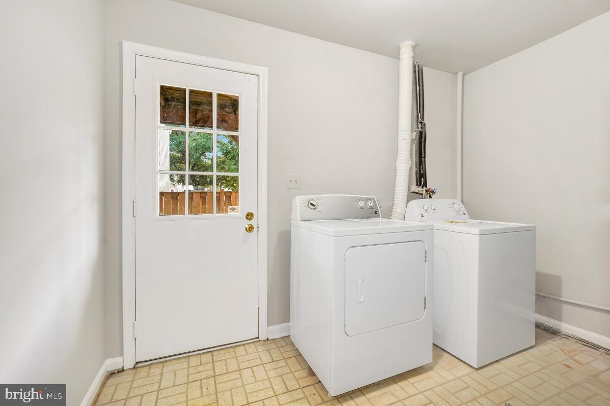 PRINCETON SQUARE - Residential