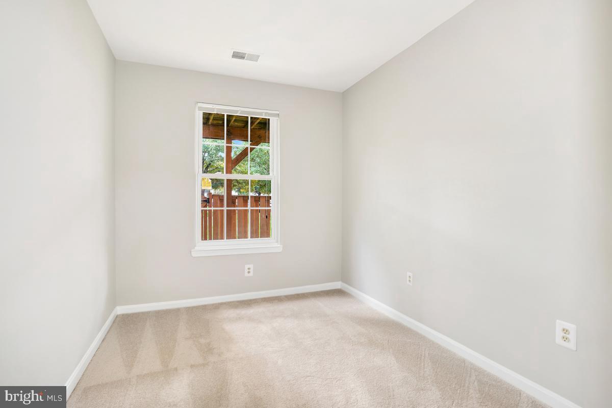 PRINCETON SQUARE - Residential