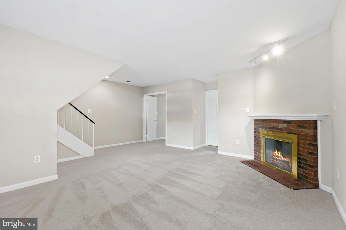 PRINCETON SQUARE - Residential