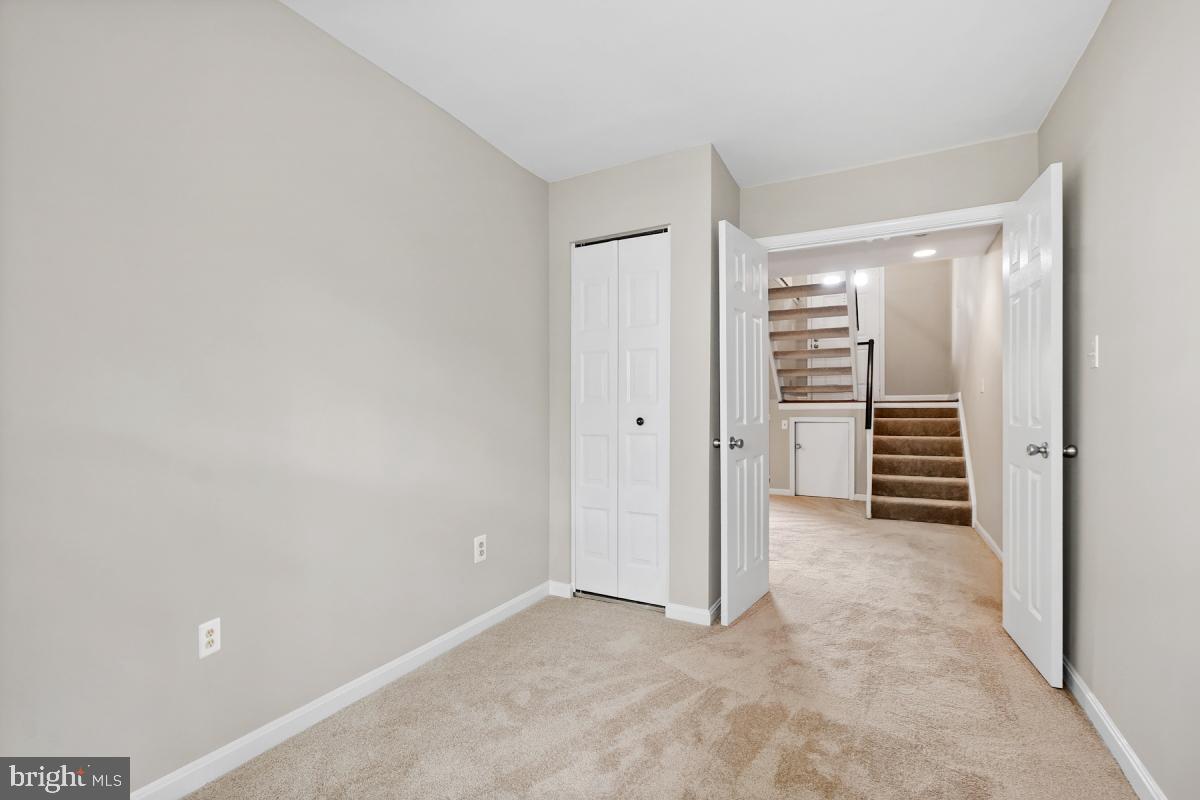 PRINCETON SQUARE - Residential