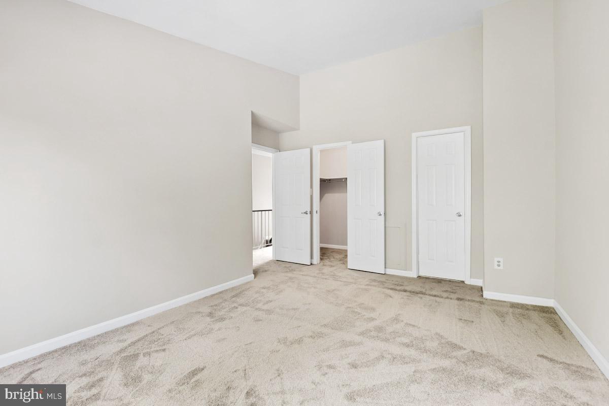 PRINCETON SQUARE - Residential