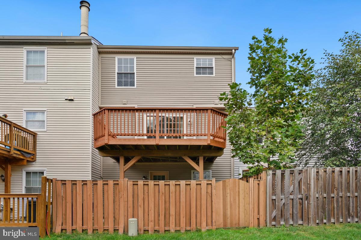 PRINCETON SQUARE - Residential