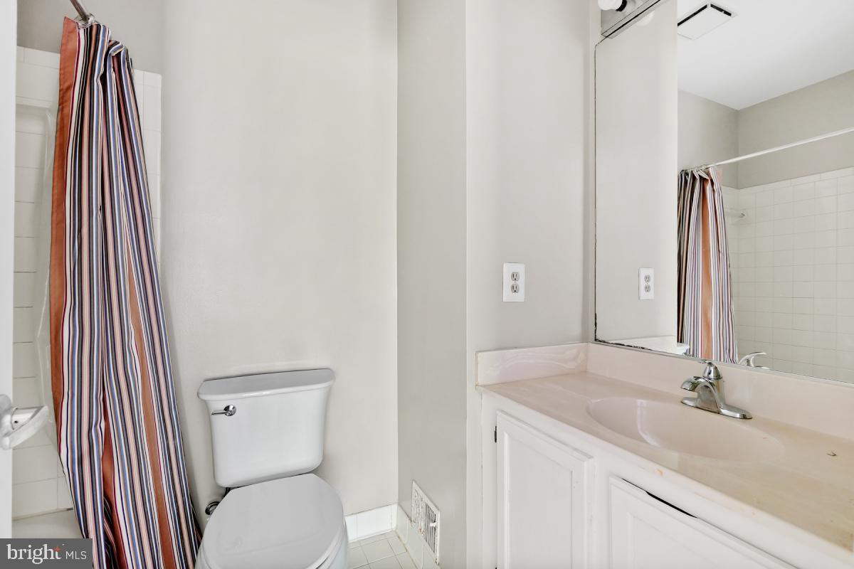 PRINCETON SQUARE - Residential