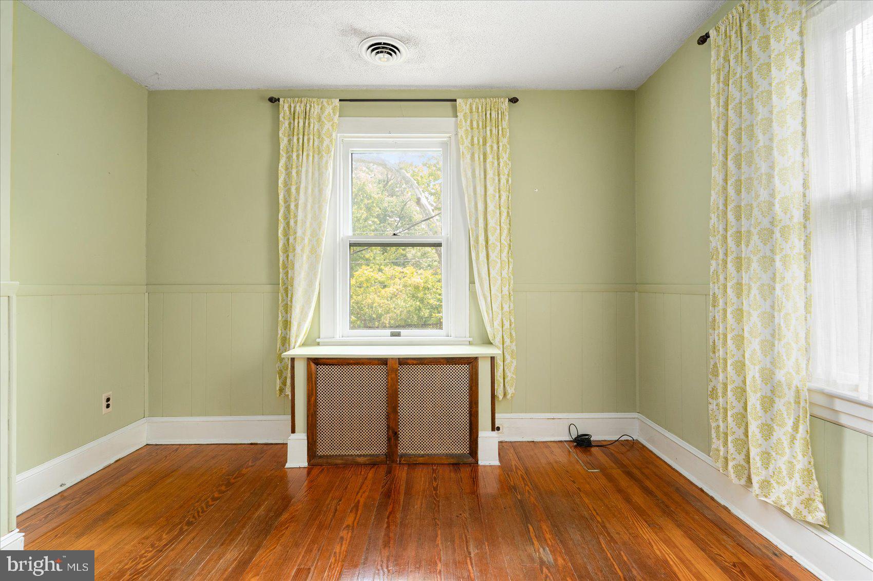 LAURAVILLE HISTORIC DISTRICT - Residential