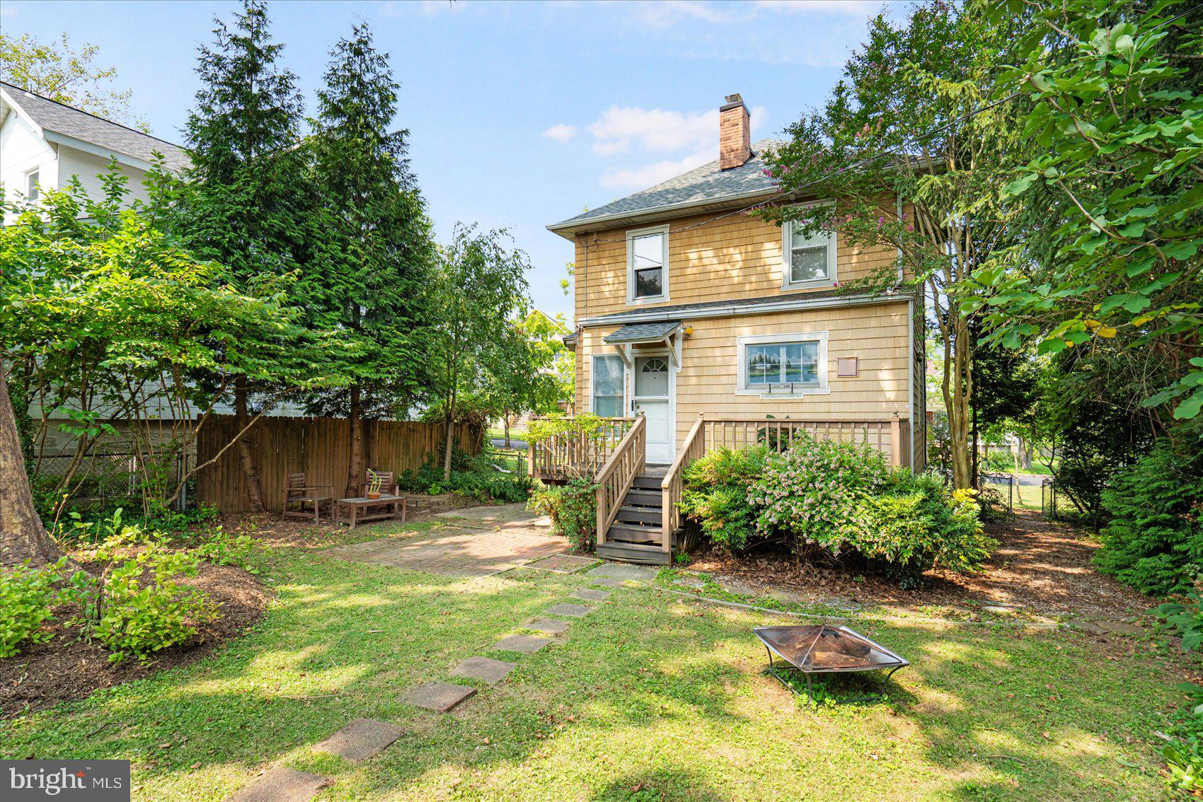 LAURAVILLE HISTORIC DISTRICT - Residential