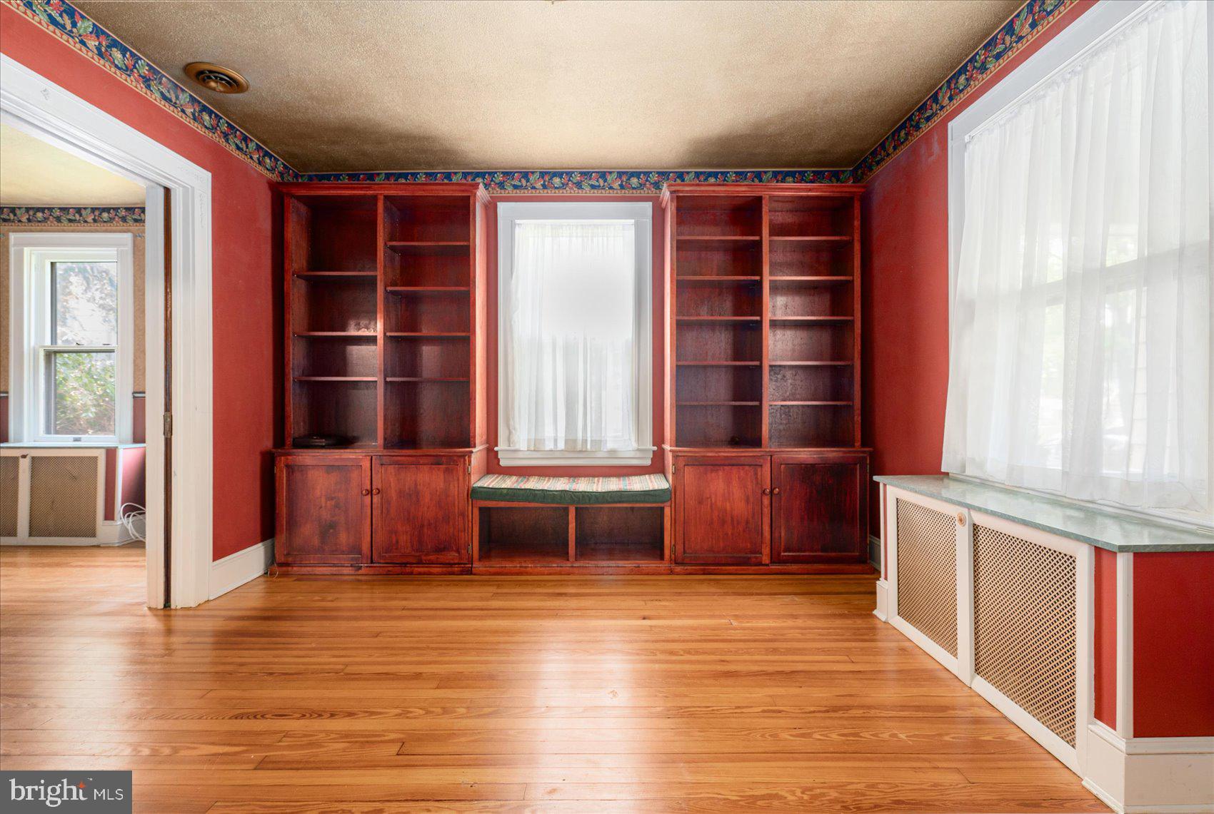 LAURAVILLE HISTORIC DISTRICT - Residential