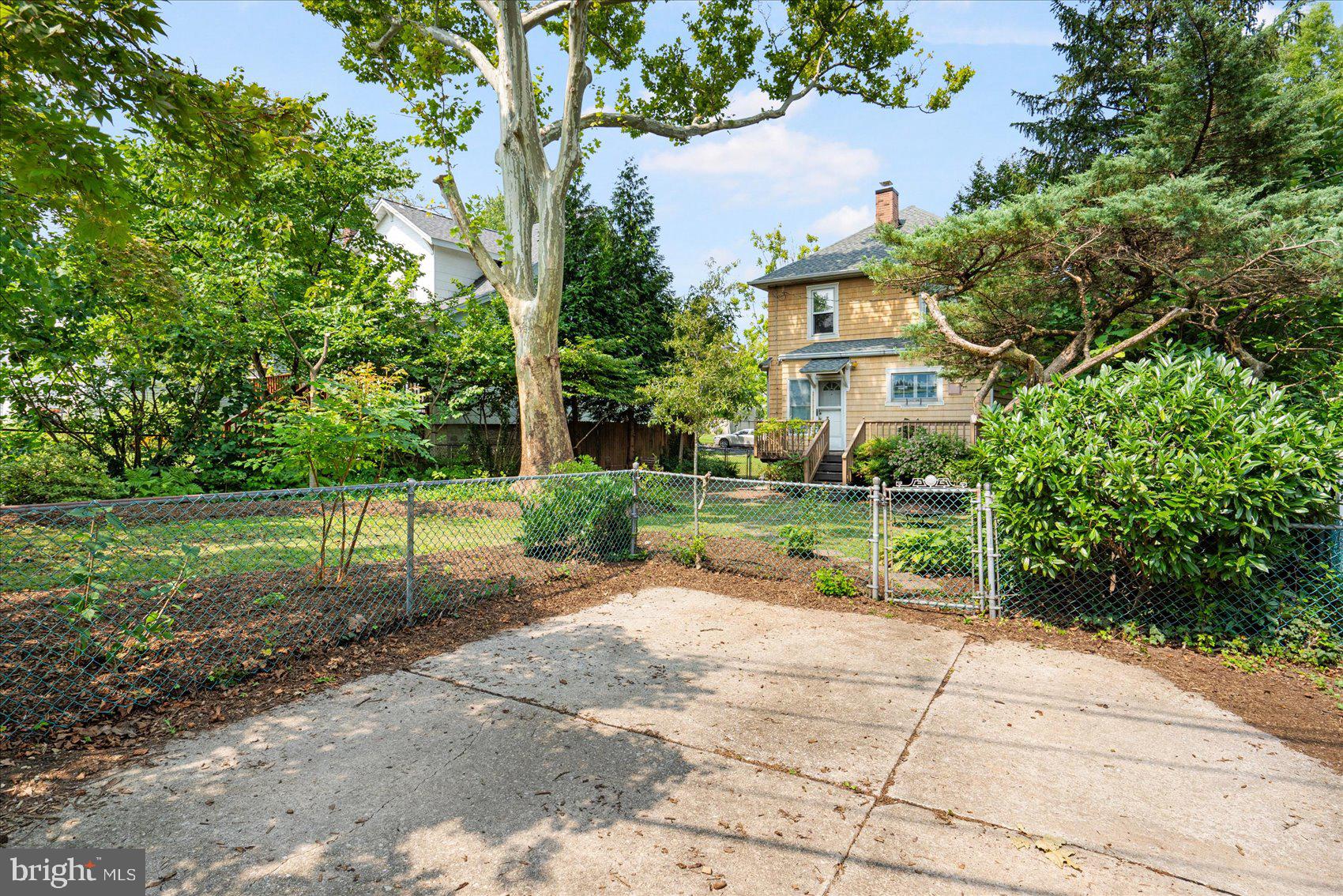 LAURAVILLE HISTORIC DISTRICT - Residential