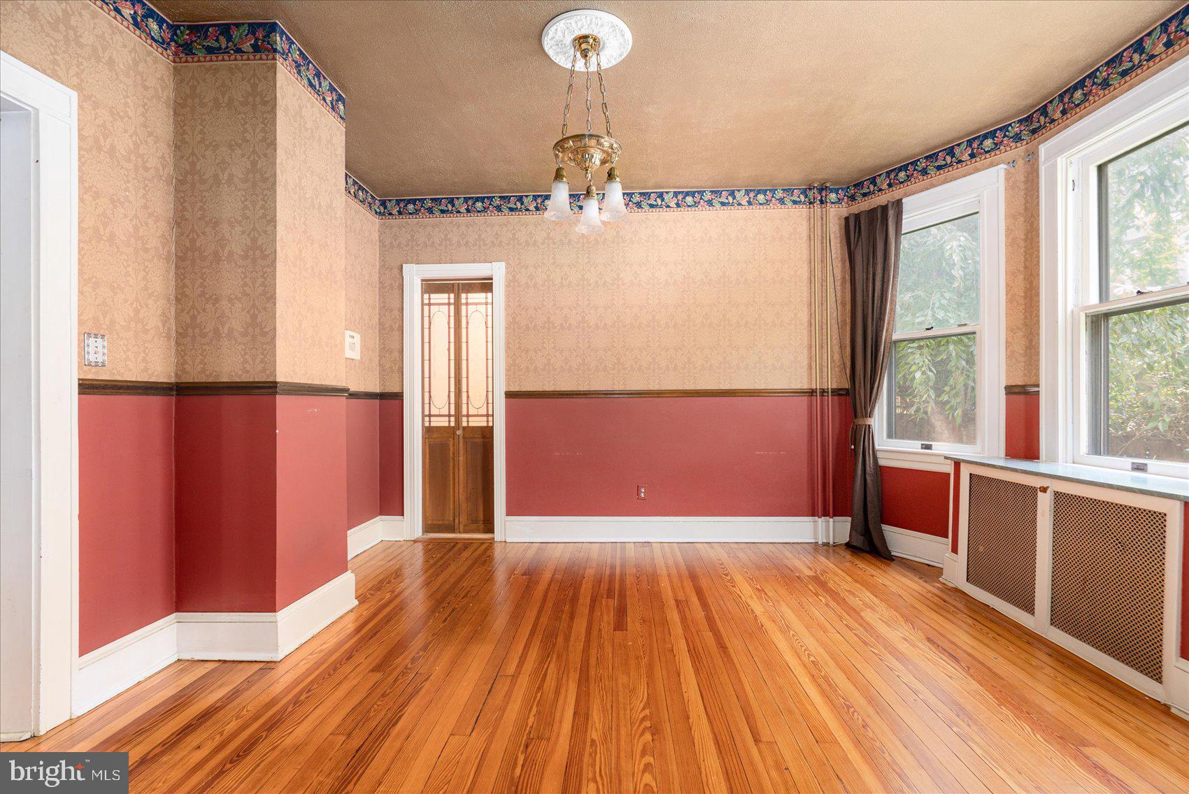 LAURAVILLE HISTORIC DISTRICT - Residential