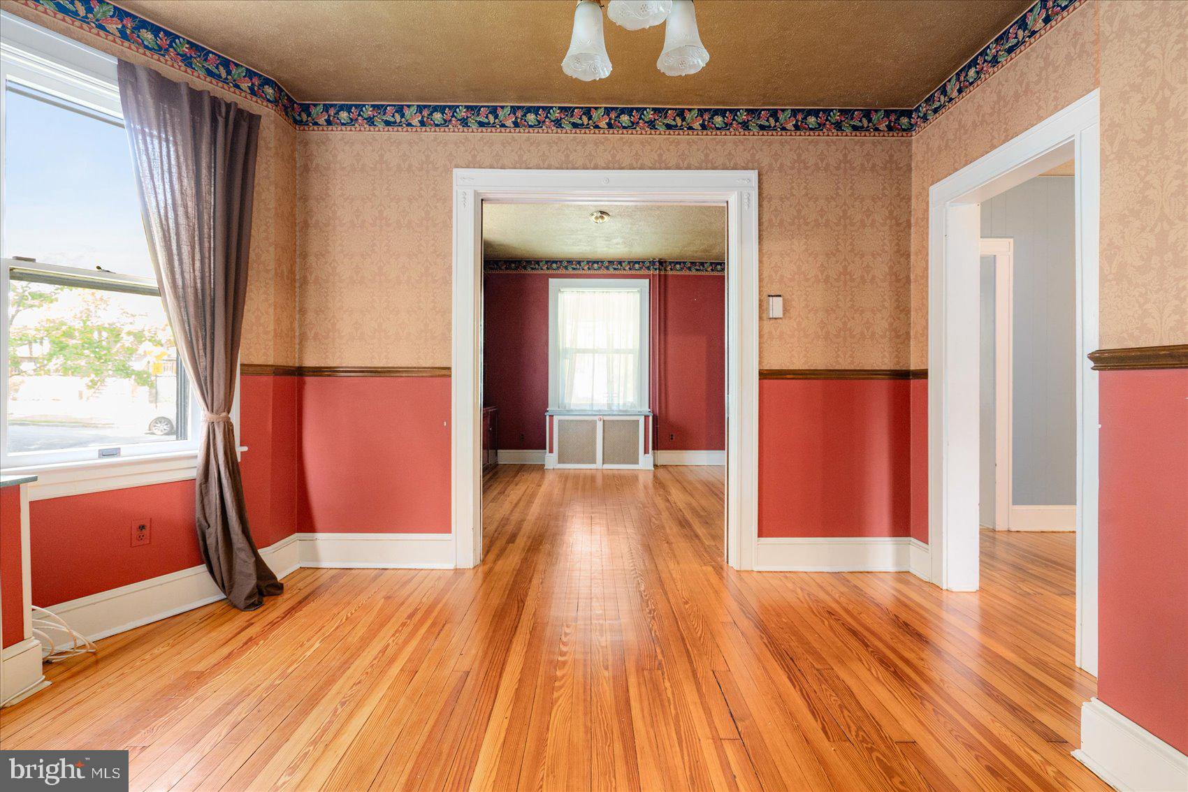 LAURAVILLE HISTORIC DISTRICT - Residential