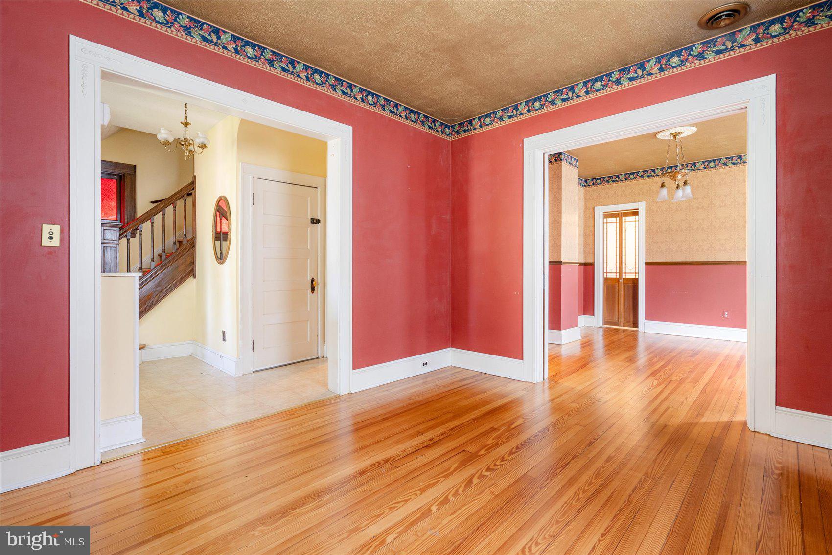 LAURAVILLE HISTORIC DISTRICT - Residential