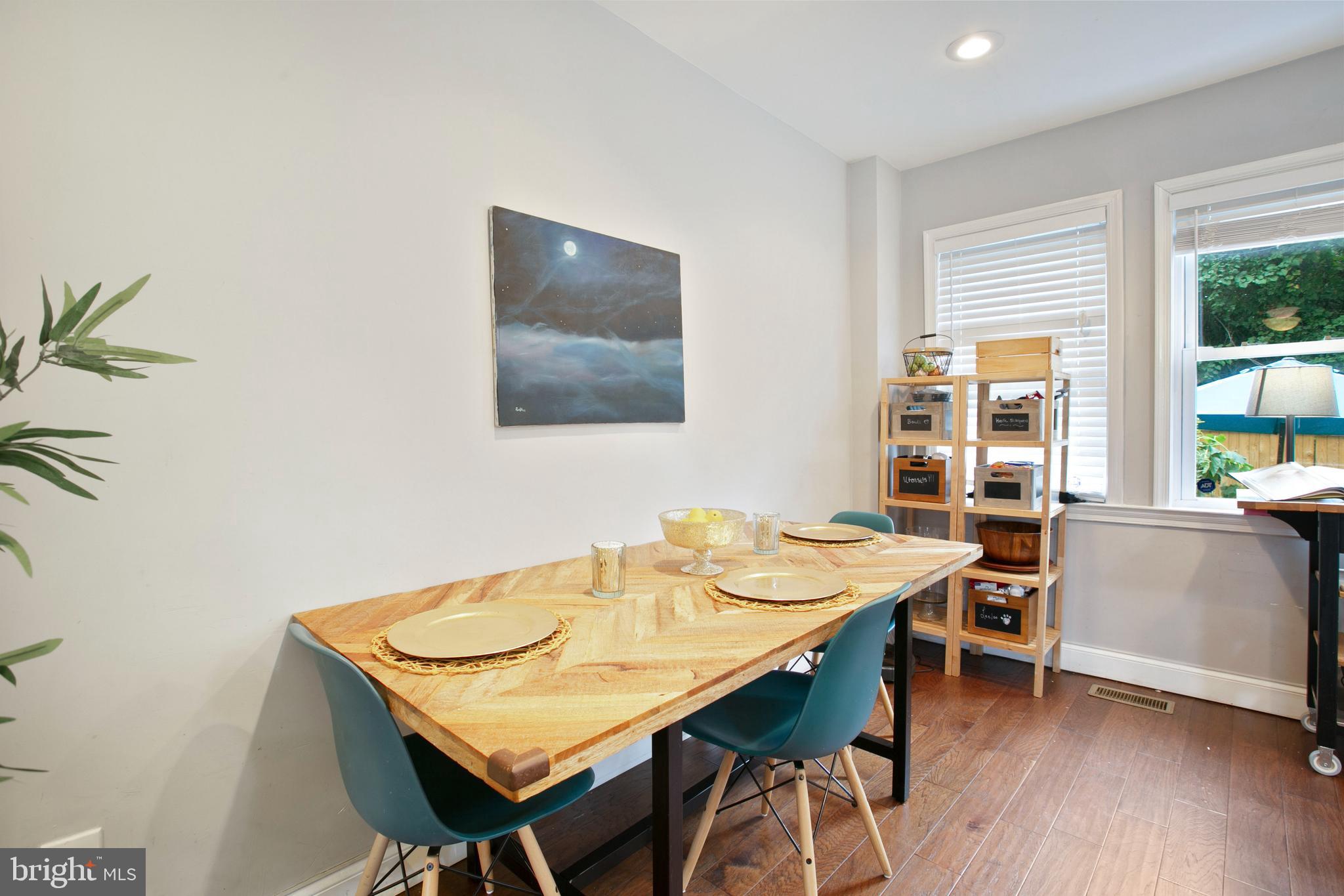 MEDFIELD - Residential