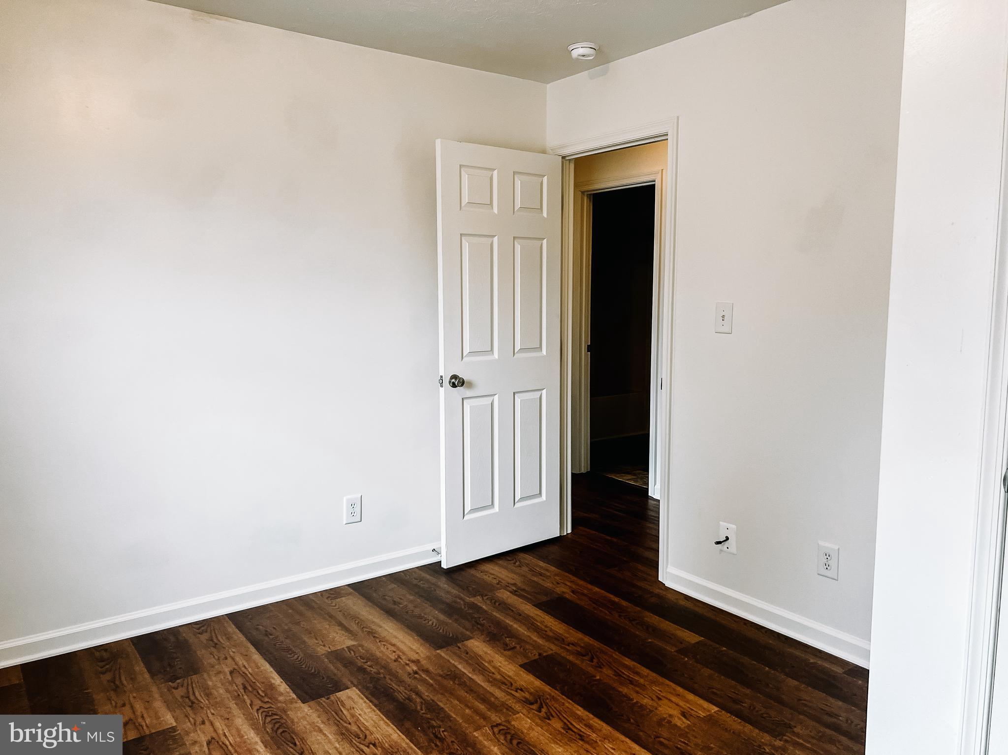 MIDDLE CREEK MANOR - Residential Lease