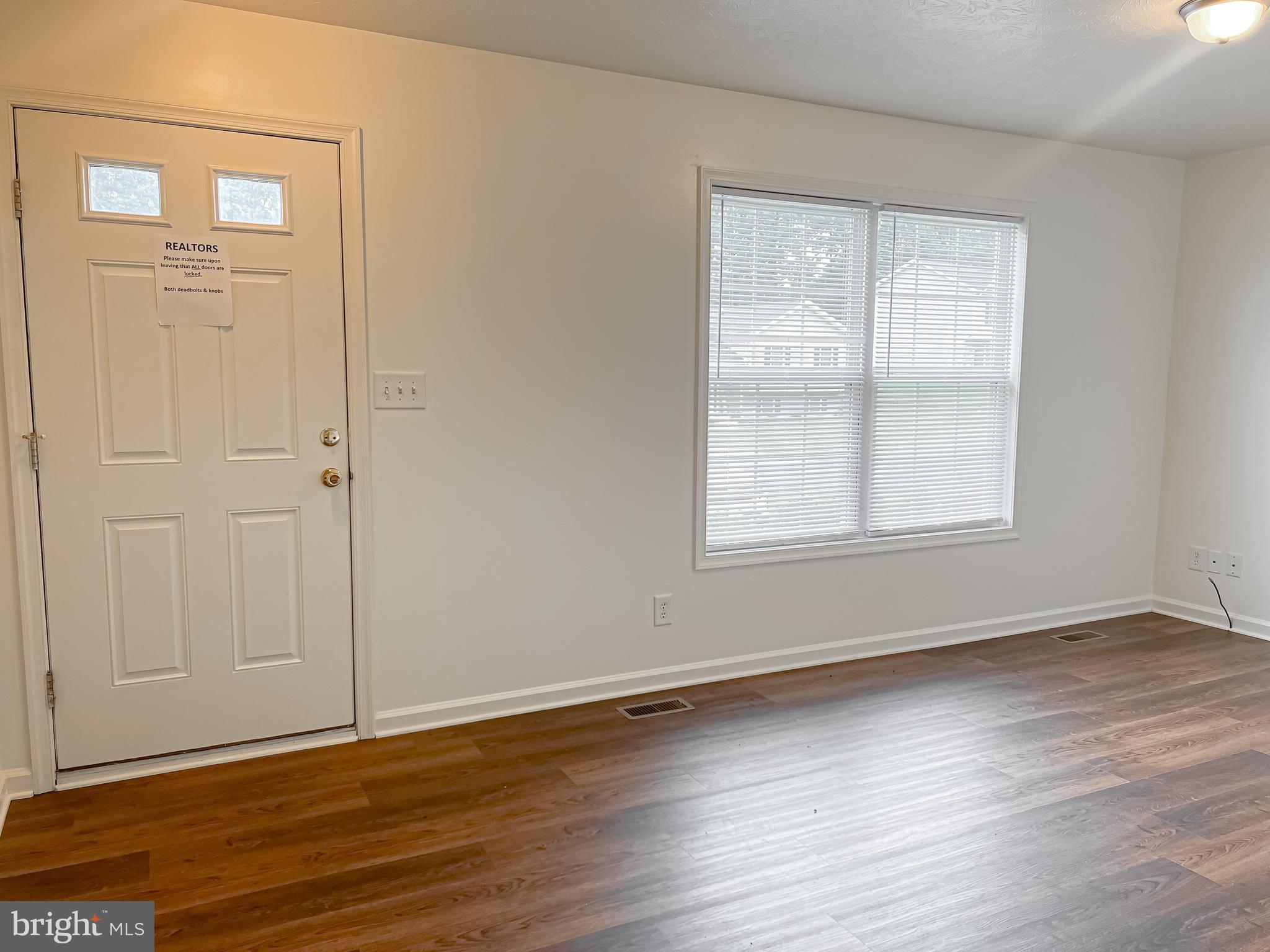 MIDDLE CREEK MANOR - Residential Lease