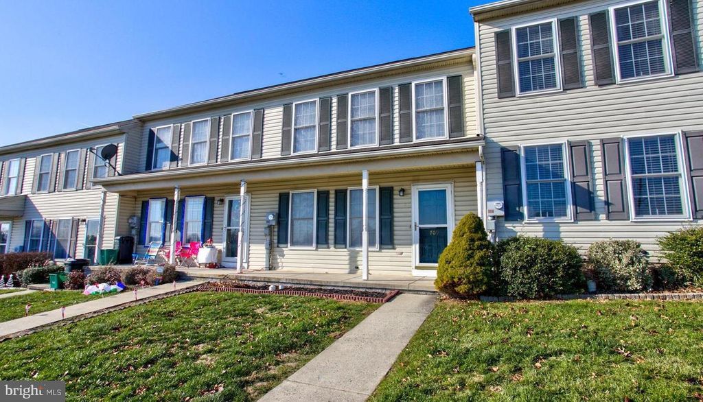 Photo of 709 KNOLL DR, MOUNT JOY, PA 17552 (MLS # PALA2033898)