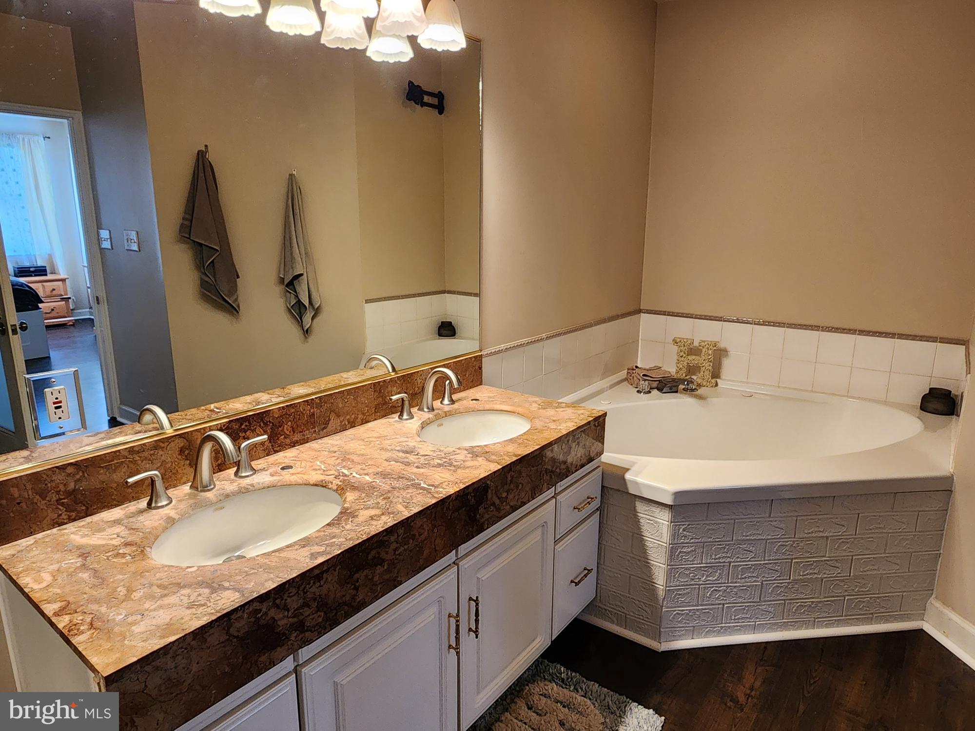 AVON BEND - Residential