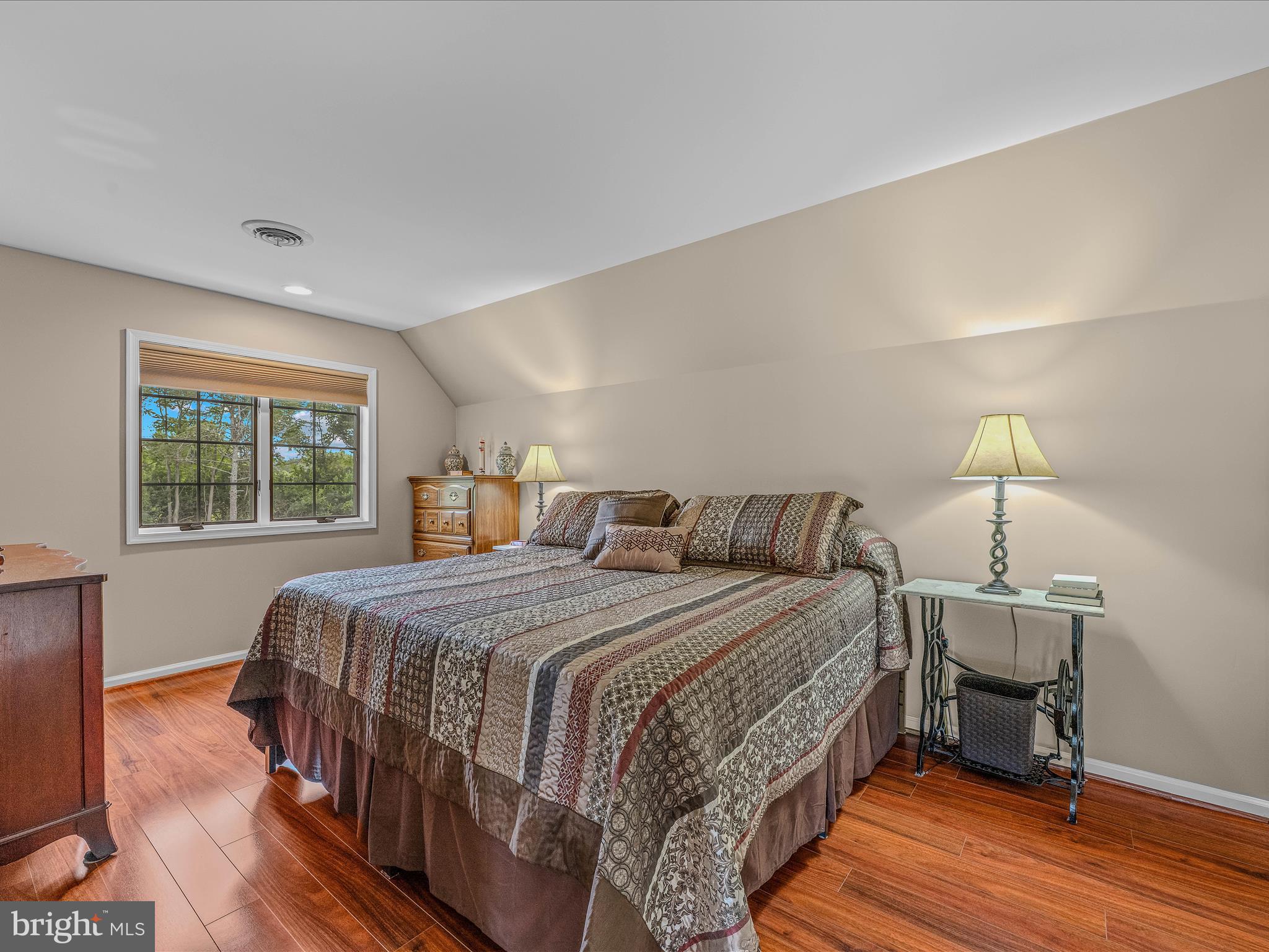 TOP MEADOW - Residential