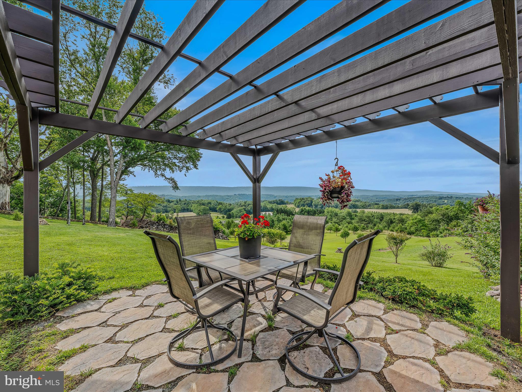 TOP MEADOW - Residential