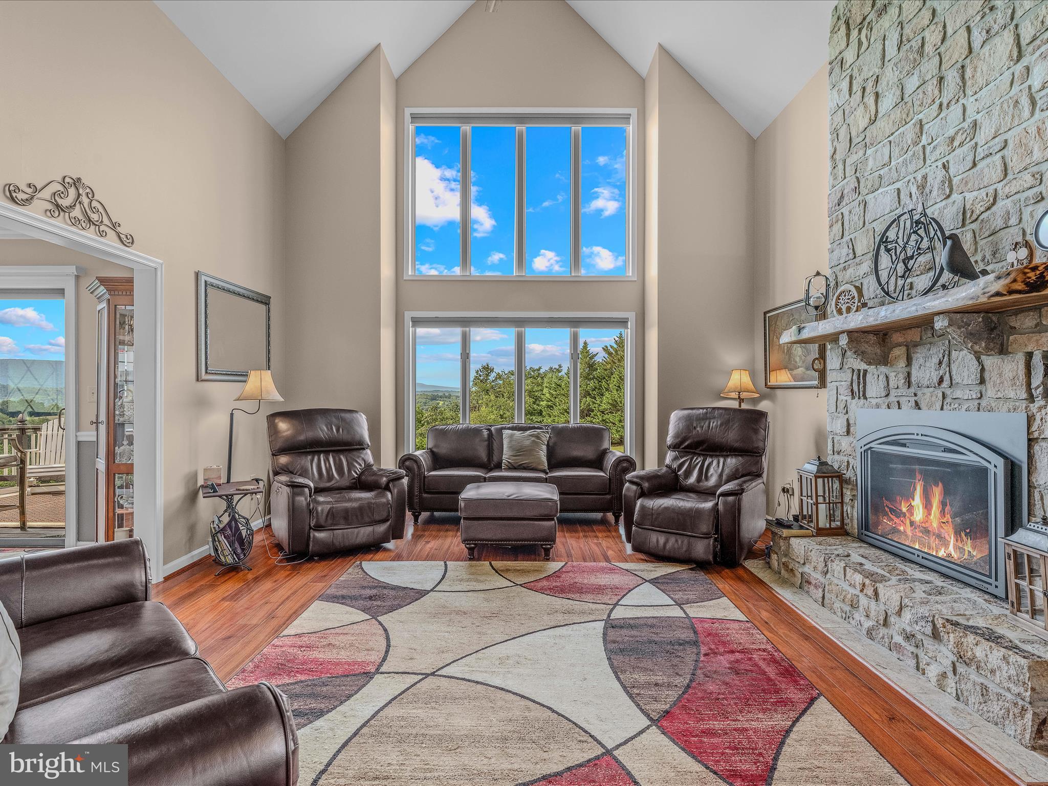 TOP MEADOW - Residential