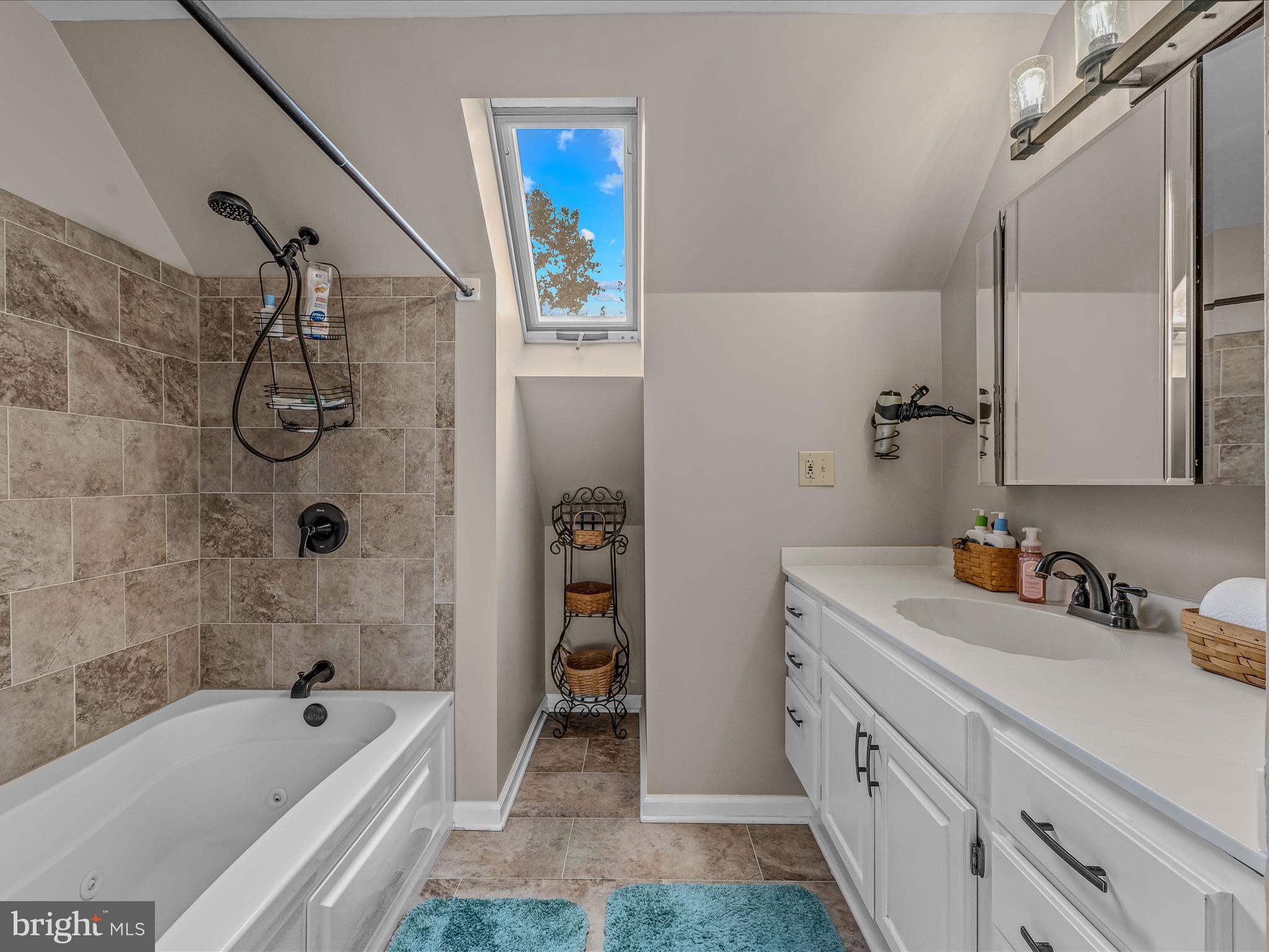 TOP MEADOW - Residential