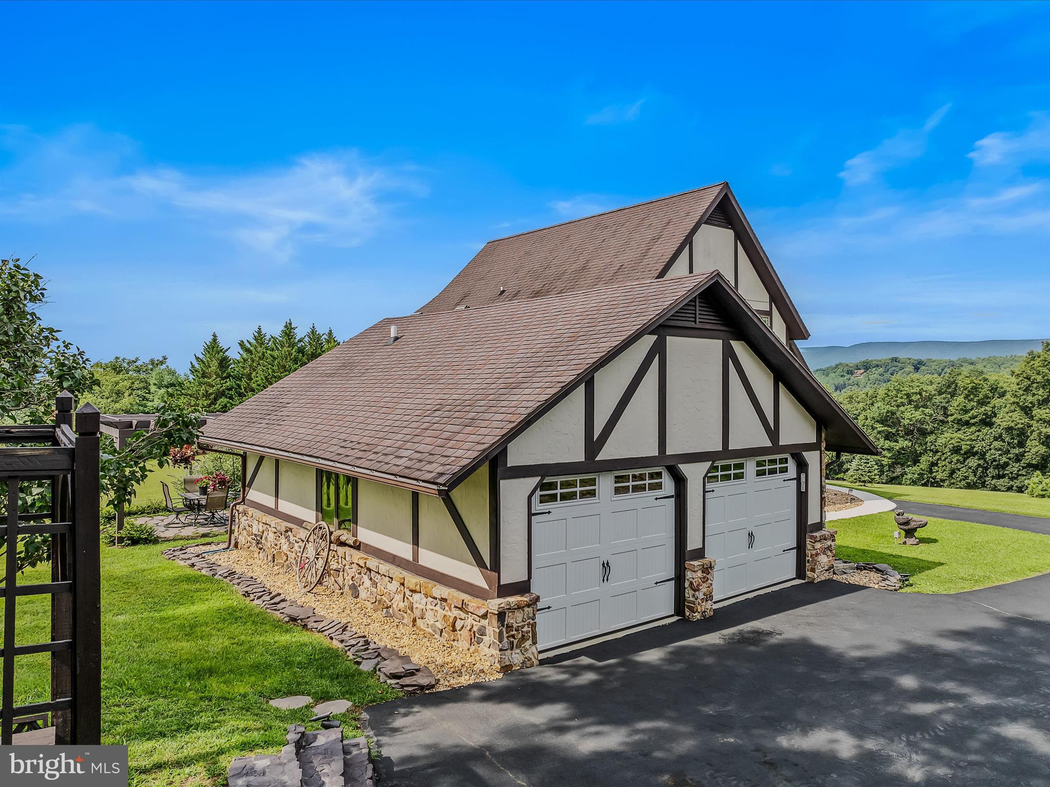 TOP MEADOW - Residential