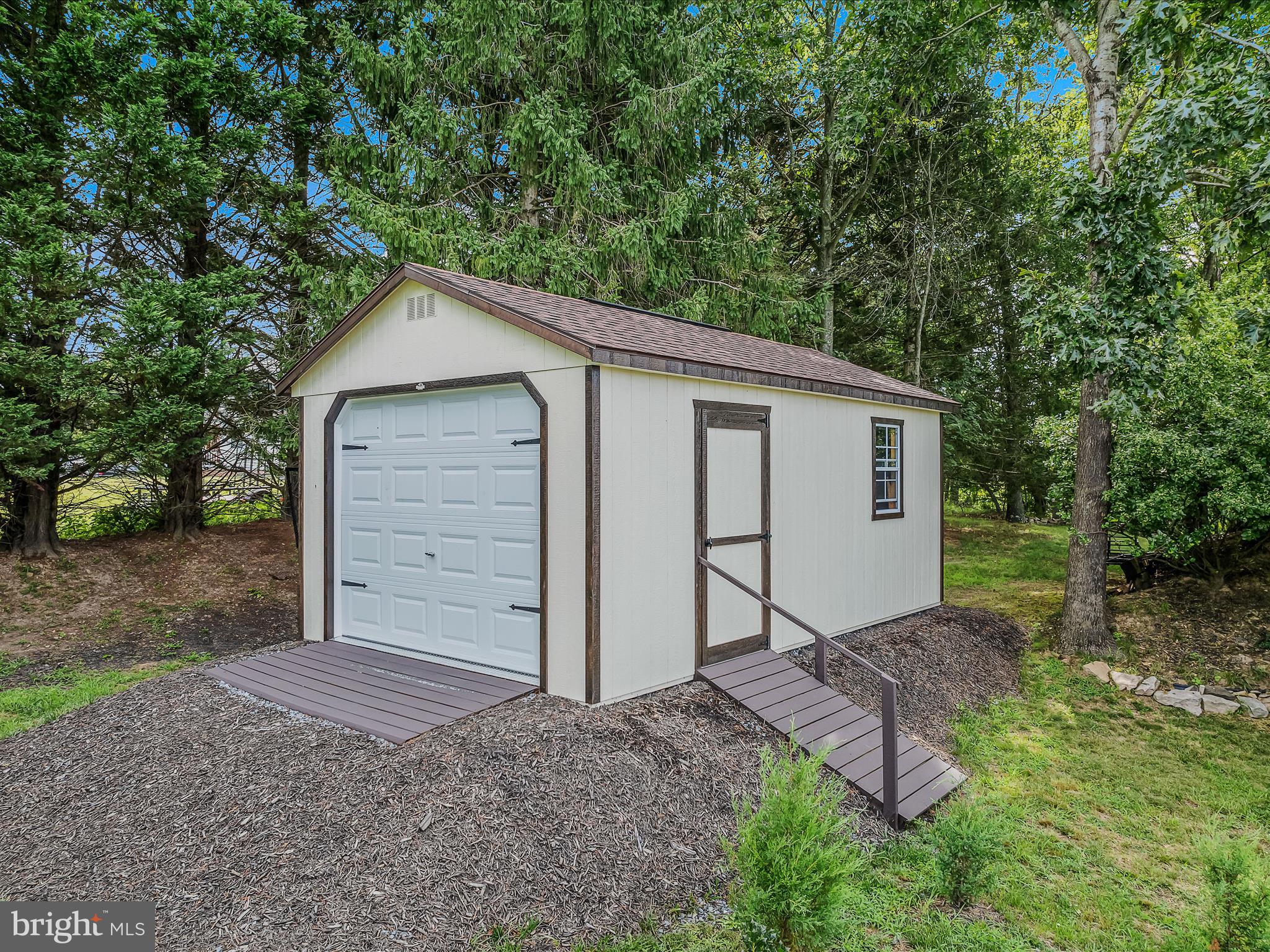 TOP MEADOW - Residential