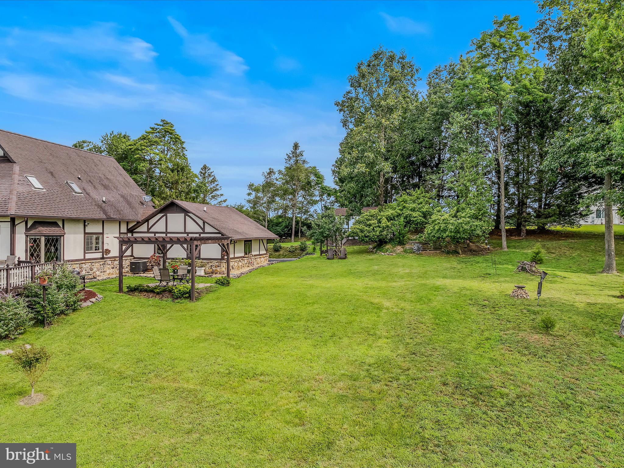 TOP MEADOW - Residential