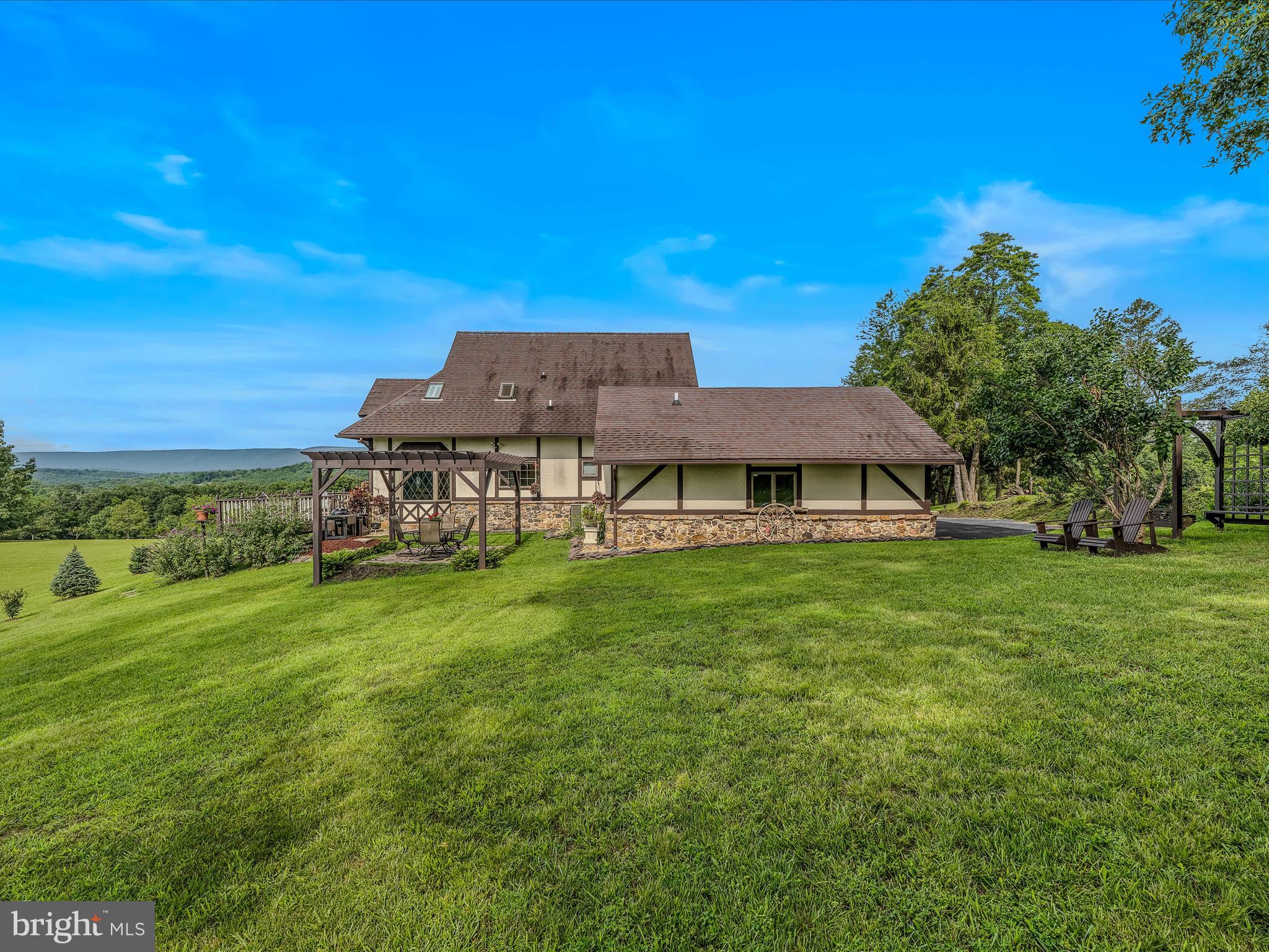 TOP MEADOW - Residential