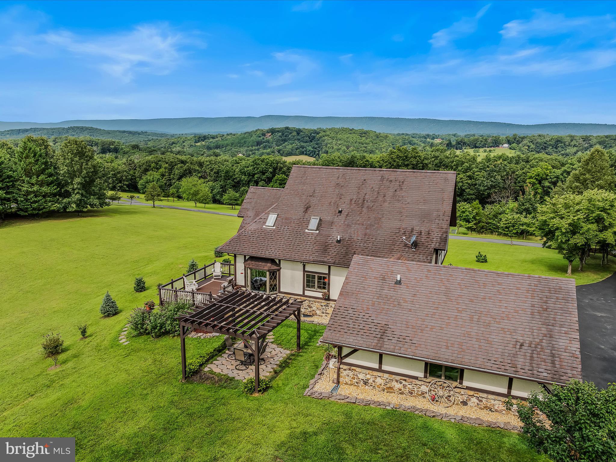 TOP MEADOW - Residential