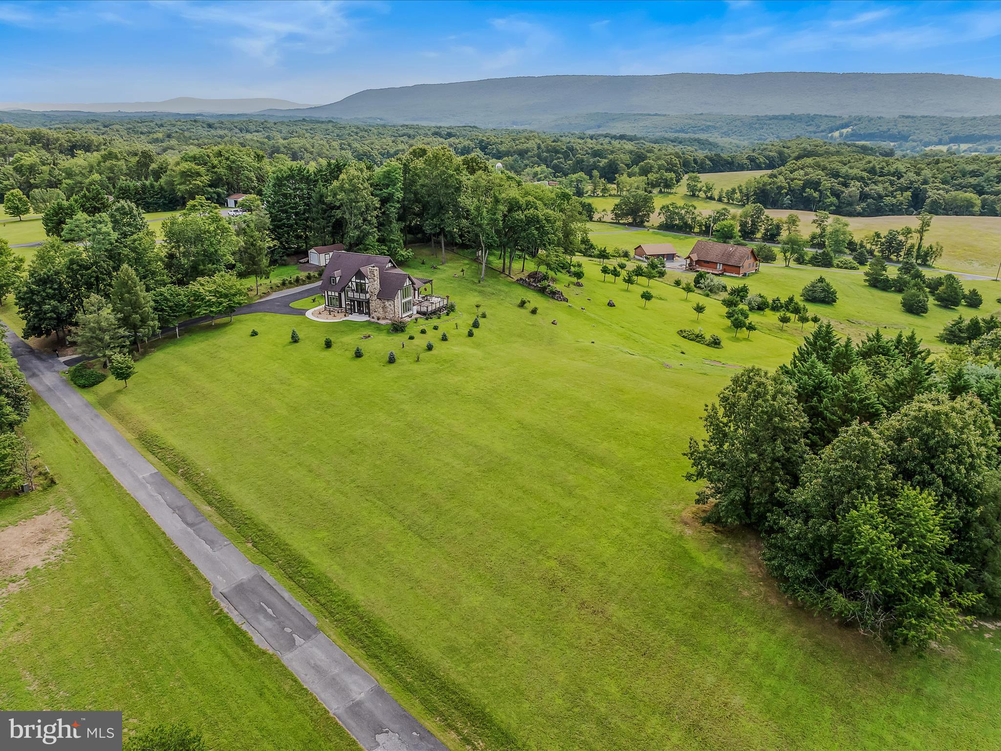 TOP MEADOW - Residential