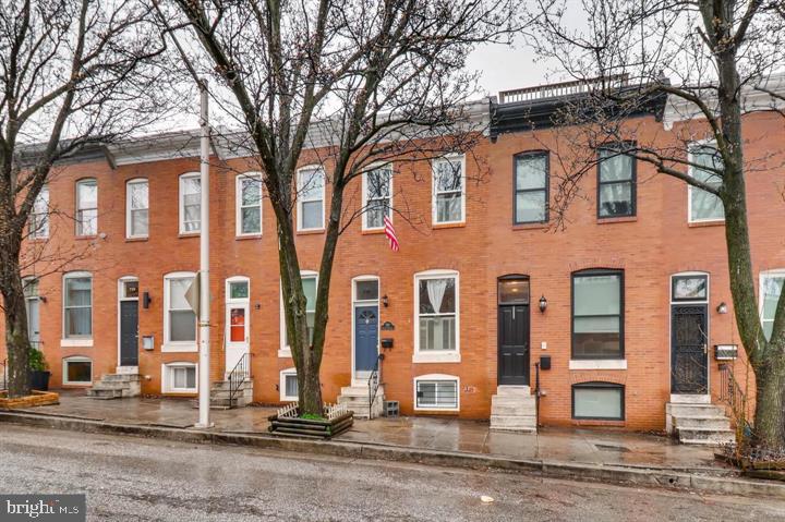 Charm City rental now available in sought after Canton location. This 3 bed, 3 full bath home features hardwoods throughout with both upper and lower level kitchens. Upstairs master bedroom and 2nd bedroom are generously sized and full of natural light. Lower level bedroom features private bath and personal kitchen/living area. Close to all downtown has to offer! Walking distance to the water and all your favorite bars/restaurants. Available August 1stt. Pets on a case by case basis and deposit will be required. $50 application fee for each applicant over 18. Put you application in today!