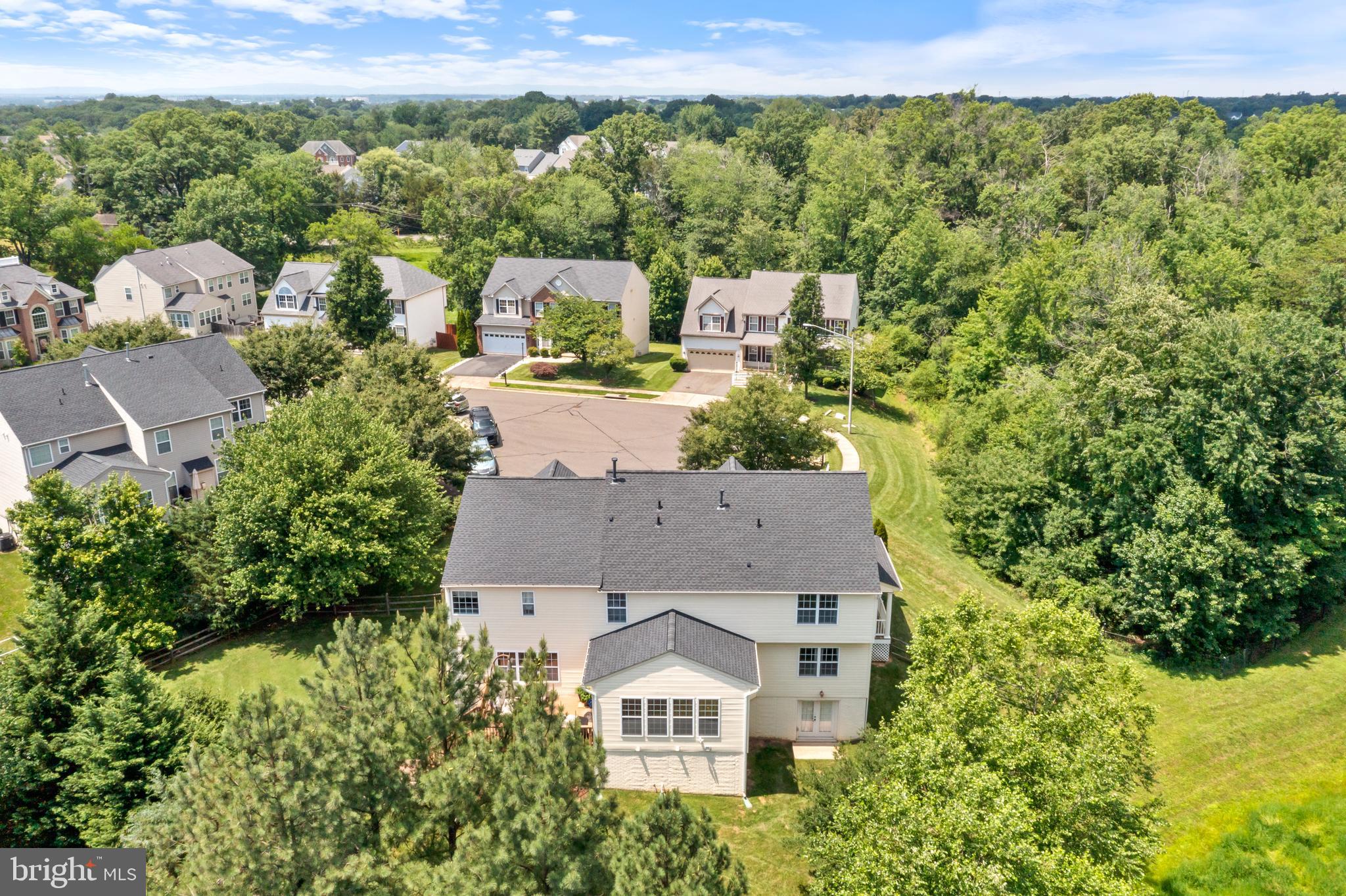 HAILEES GROVE - Residential