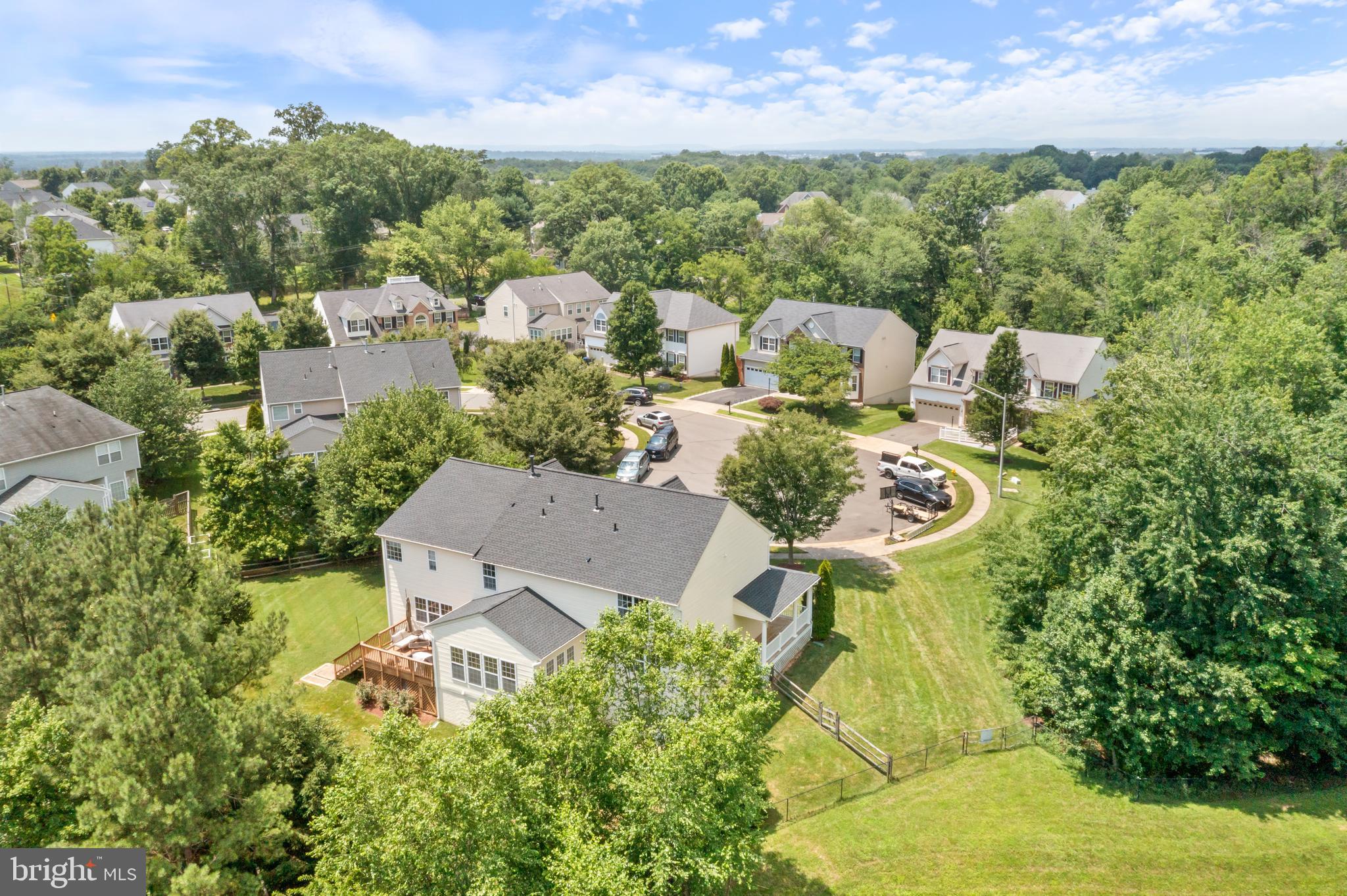 HAILEES GROVE - Residential