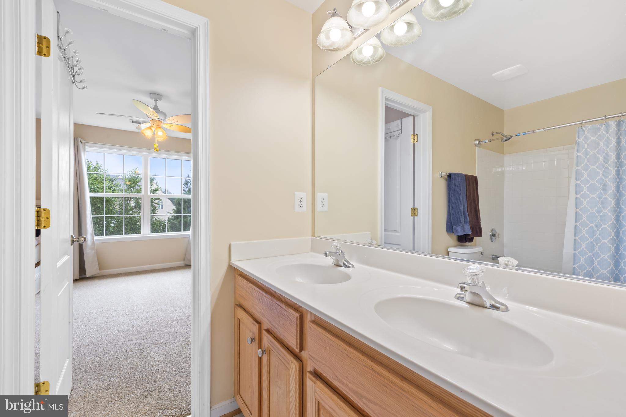 HAILEES GROVE - Residential