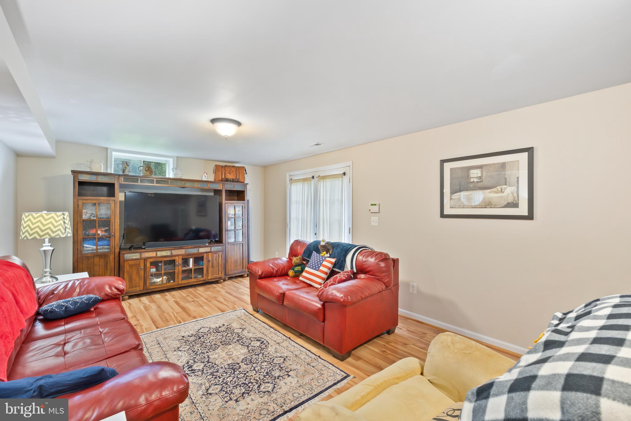 HAILEES GROVE - Residential