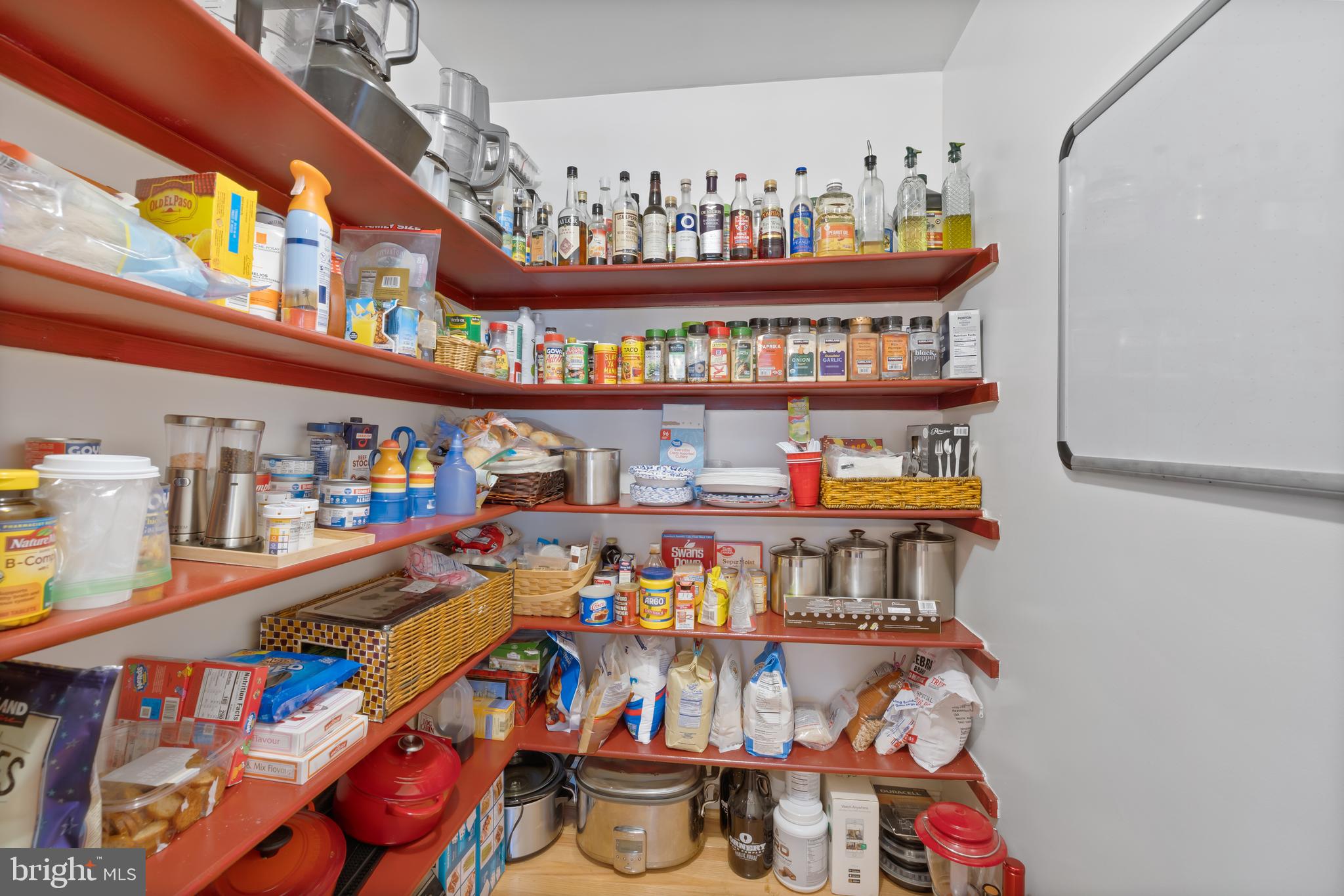 HAILEES GROVE - Residential