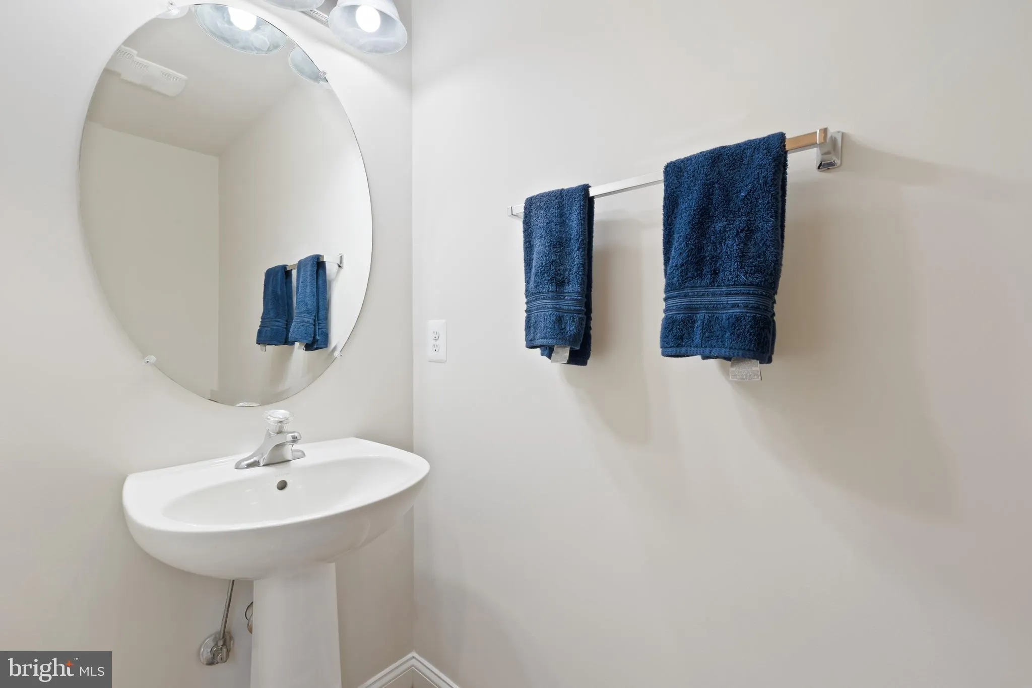 Manassas, Virginia 20112, United States, 5 Bedrooms Bedrooms, ,5 BathroomsBathrooms,Residential,Coming Soon,162132