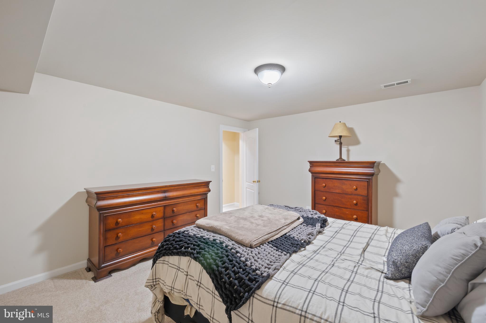 HAILEES GROVE - Residential